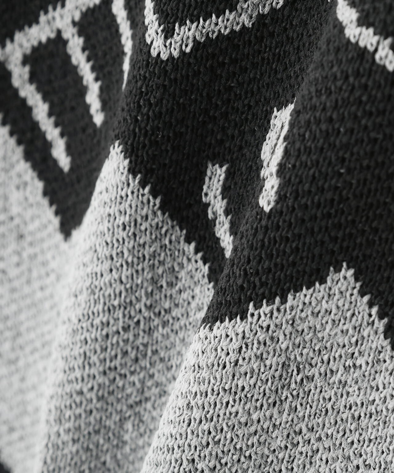 ダブルJQロゴギザボーダー柄タートルネックニットプルオーバー