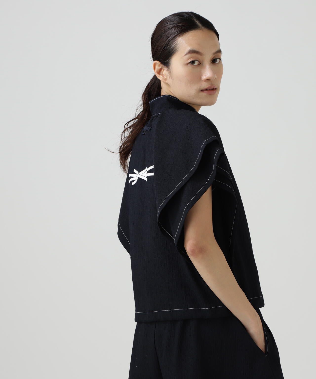 165cm/B:77cm/W:57cm/H:79cm 着用サイズ:1