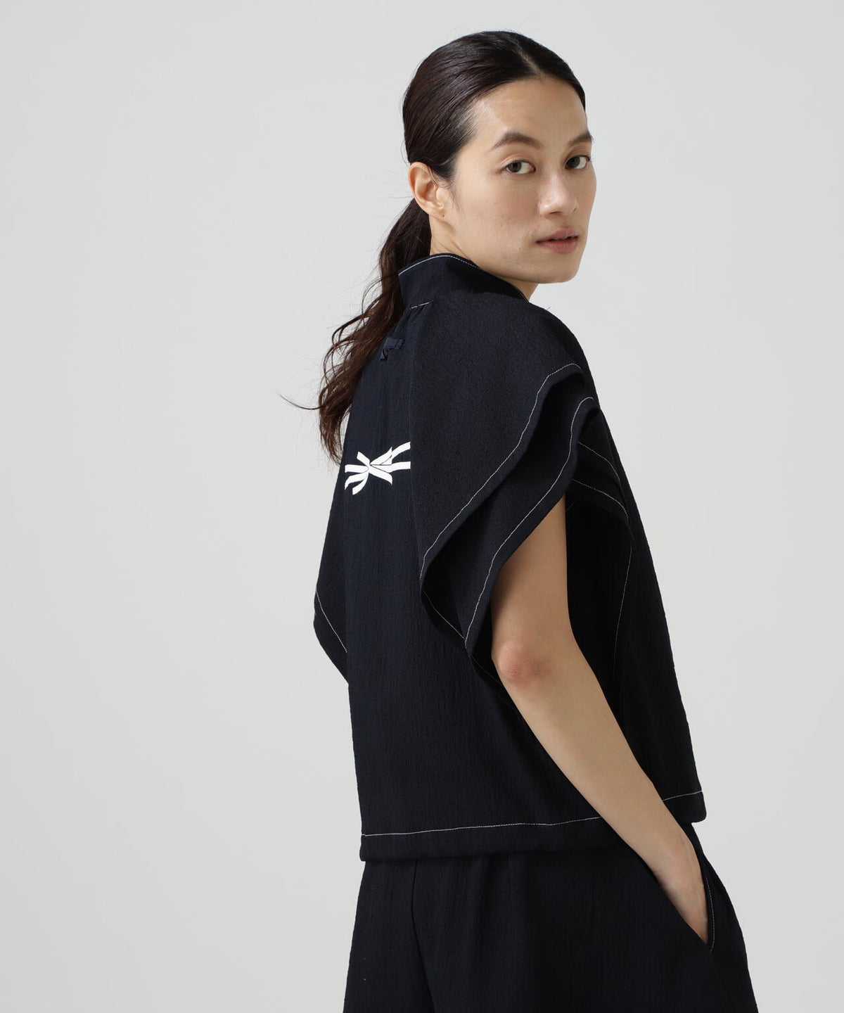 165cm/B:77cm/W:57cm/H:79cm 着用サイズ:1