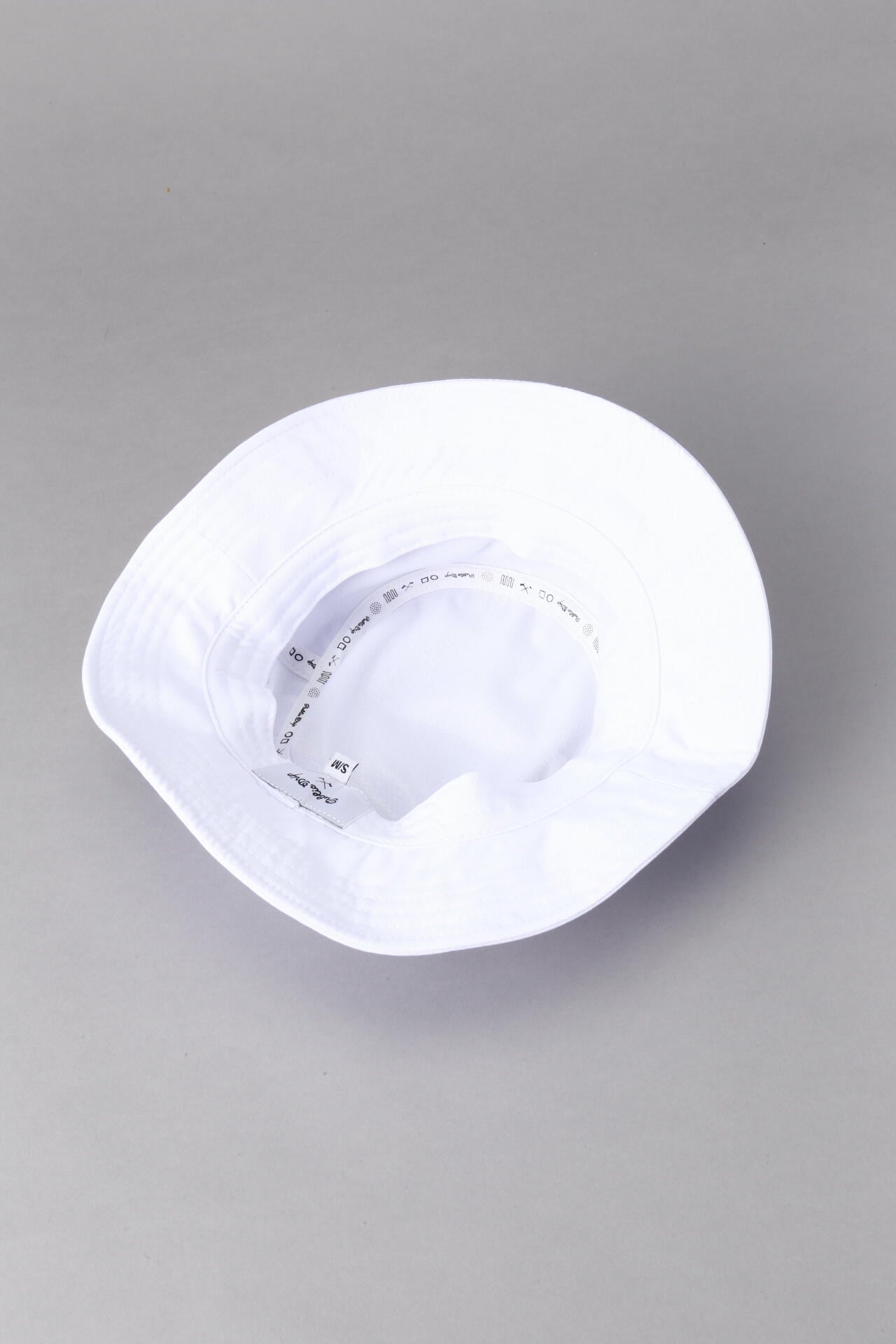 【Public Drip】Pスクリプト アップリケ バケットハット