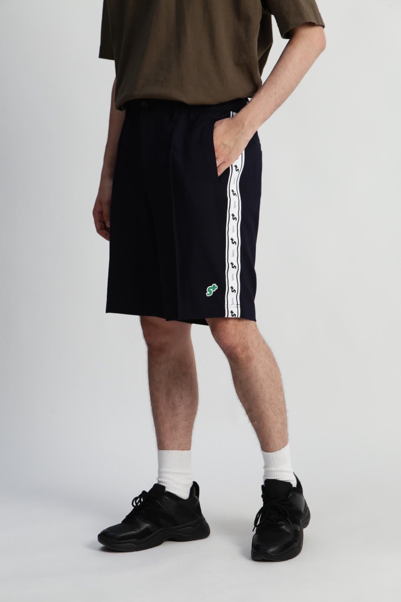 fdff1baf-42eb-5f69-b944-42e29efa095e_Image