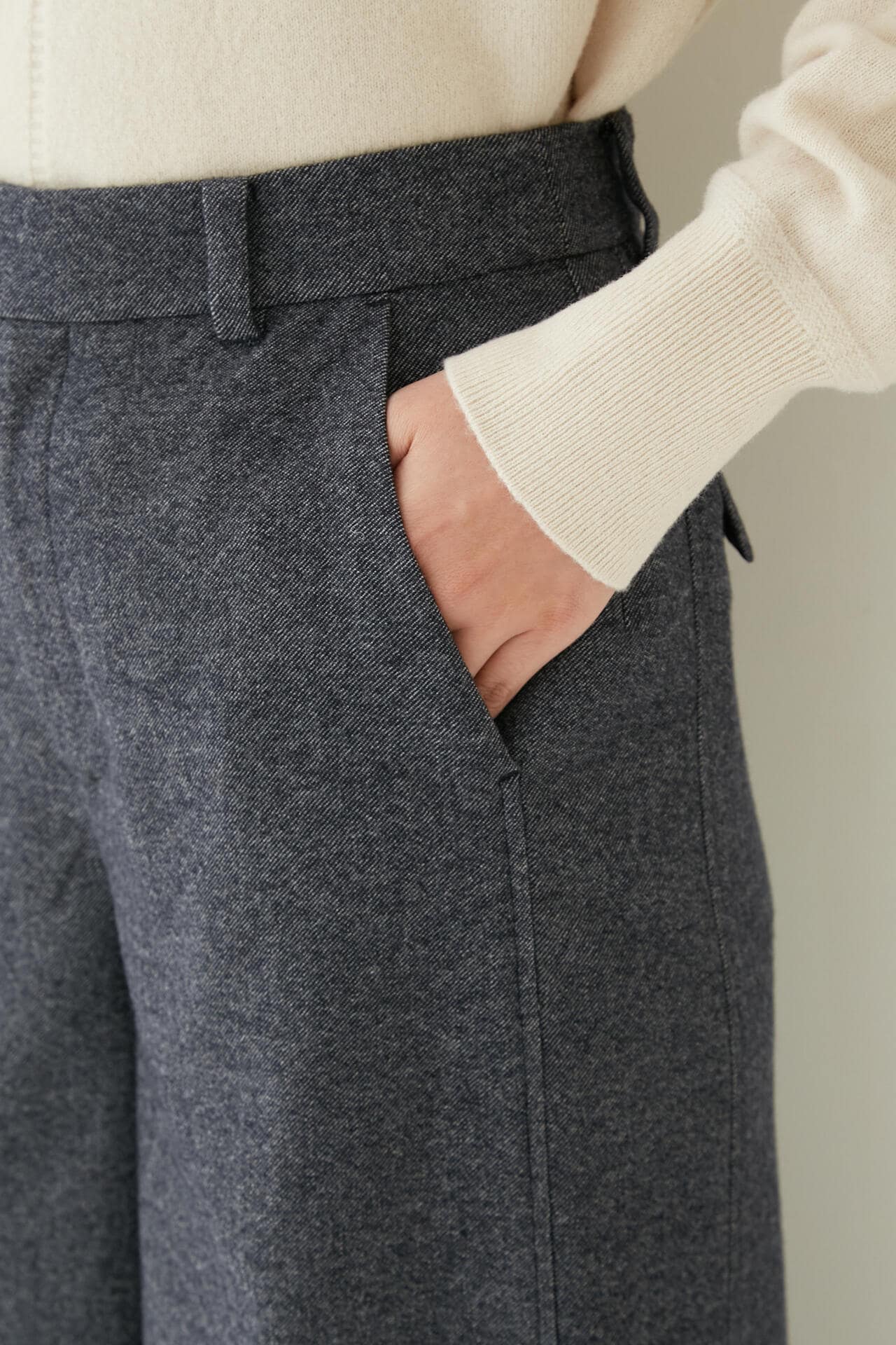 セミ梳毛ツイルパンツ(オフィシャルサイト限定”丈長めあり”)