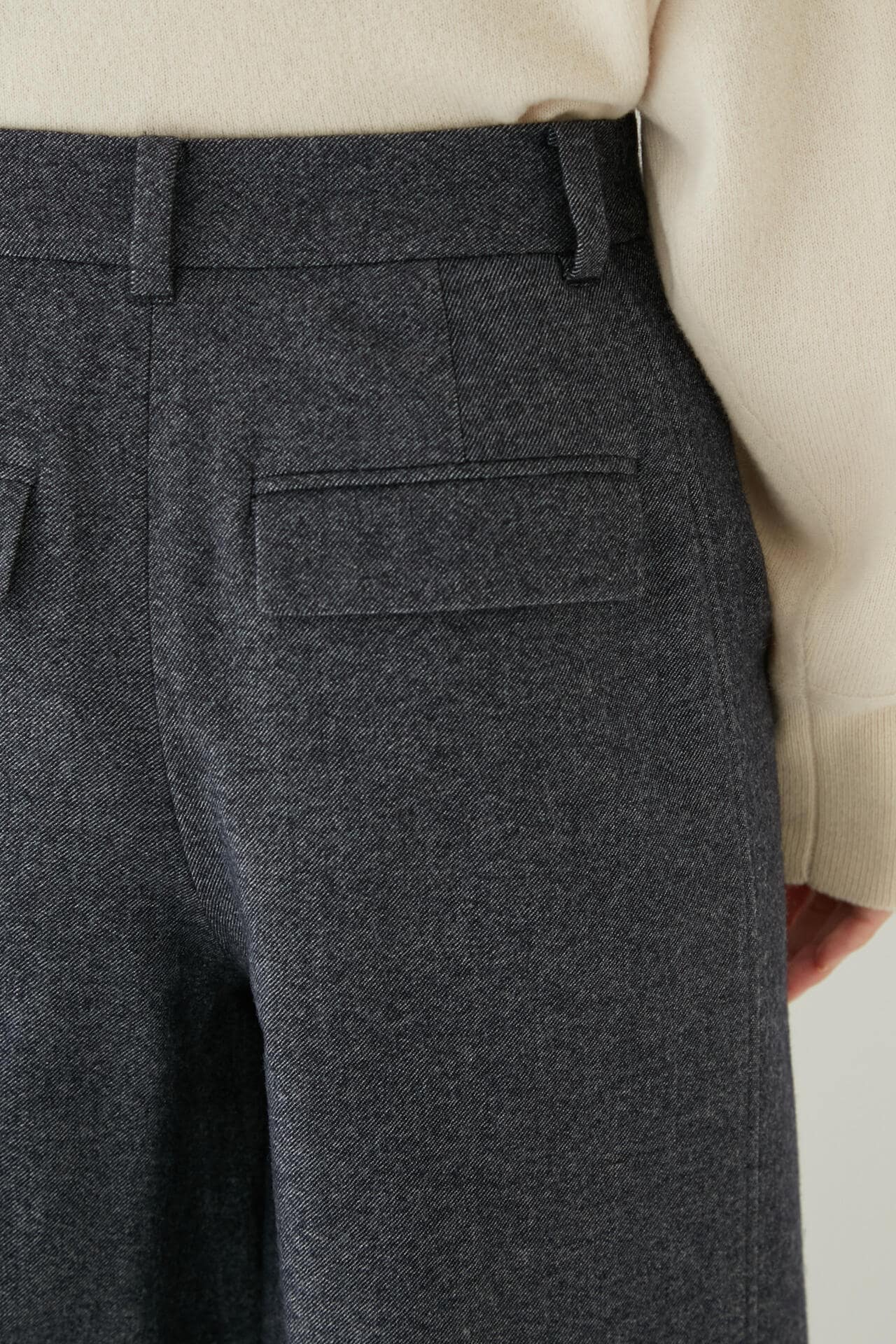 セミ梳毛ツイルパンツ(オフィシャルサイト限定”丈長めあり”)