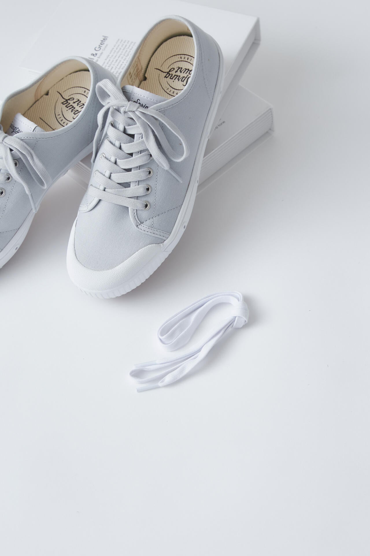 Spring Court キャンバススニーカー