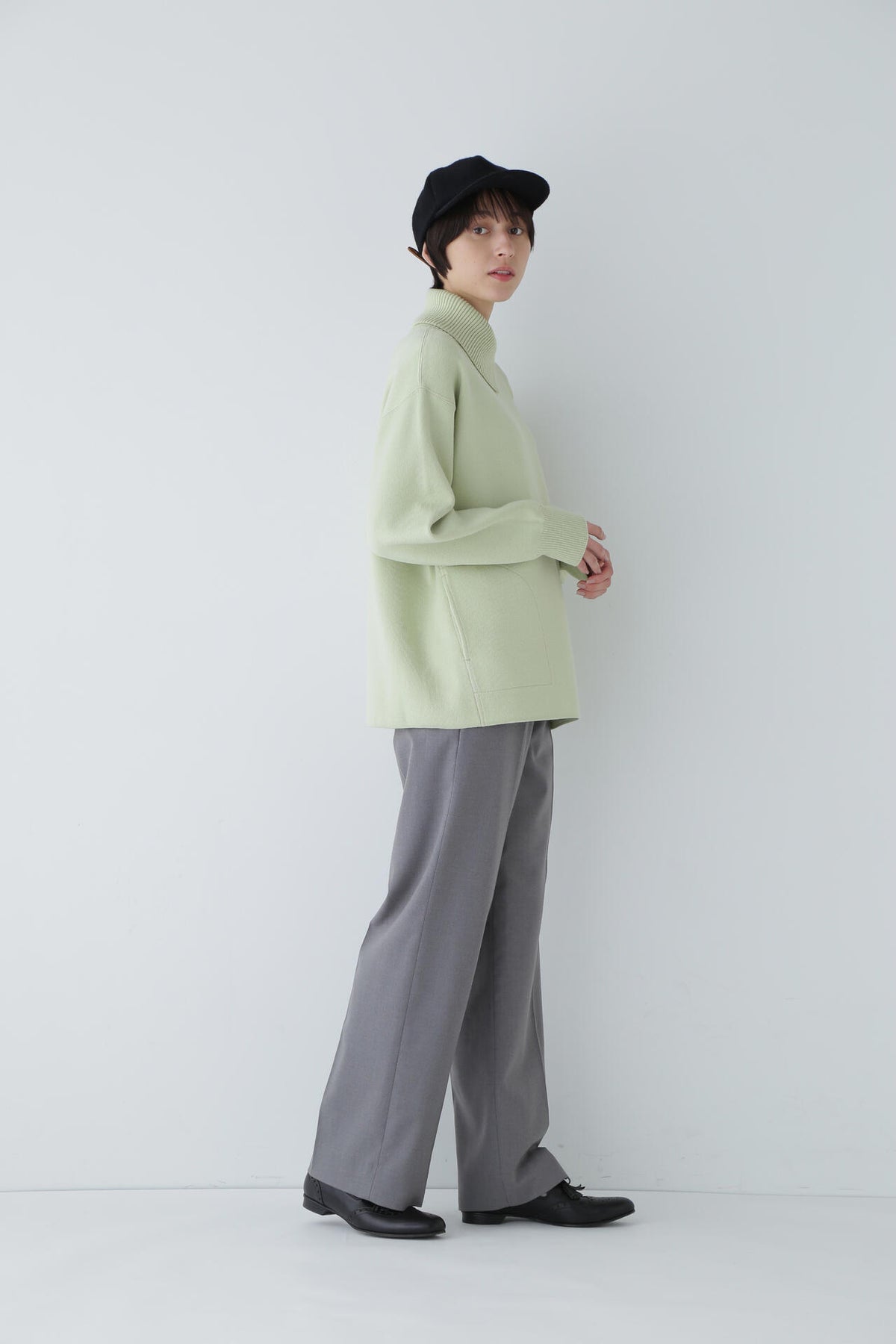 ストレッチツイル吊り付きパンツ