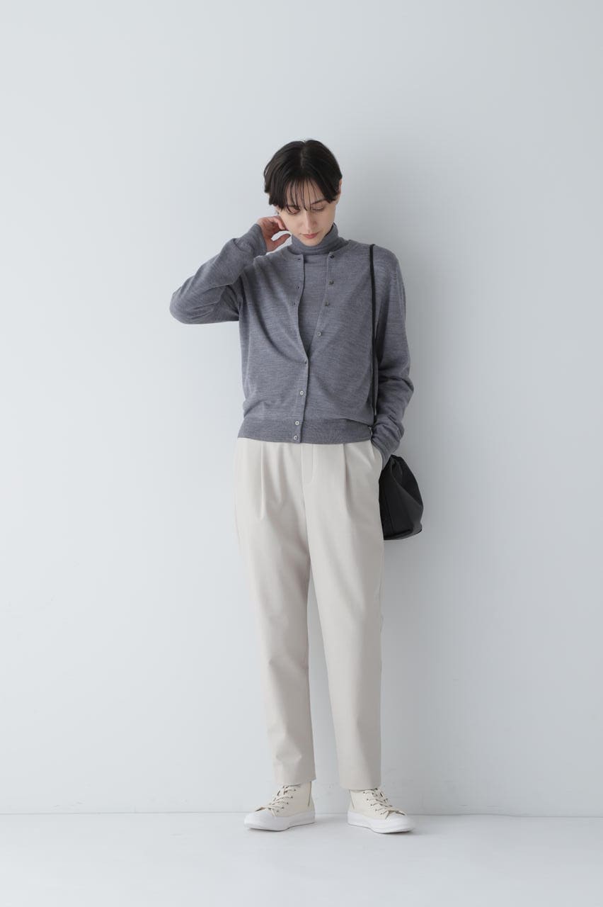 タートルネックニット