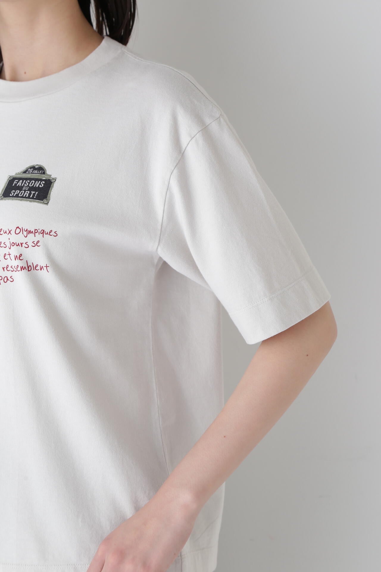 スポーティーロゴTシャツ