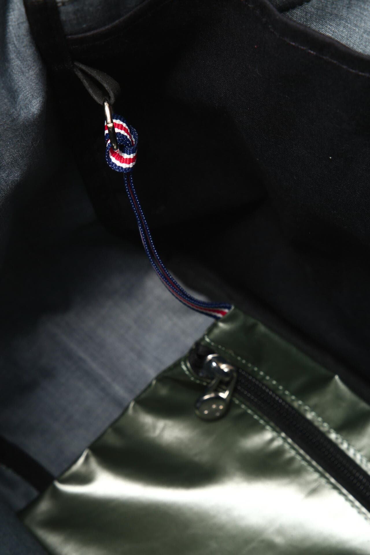 7cf04a59-1d98-5572-8f84-2bdac49ae6bd_Image