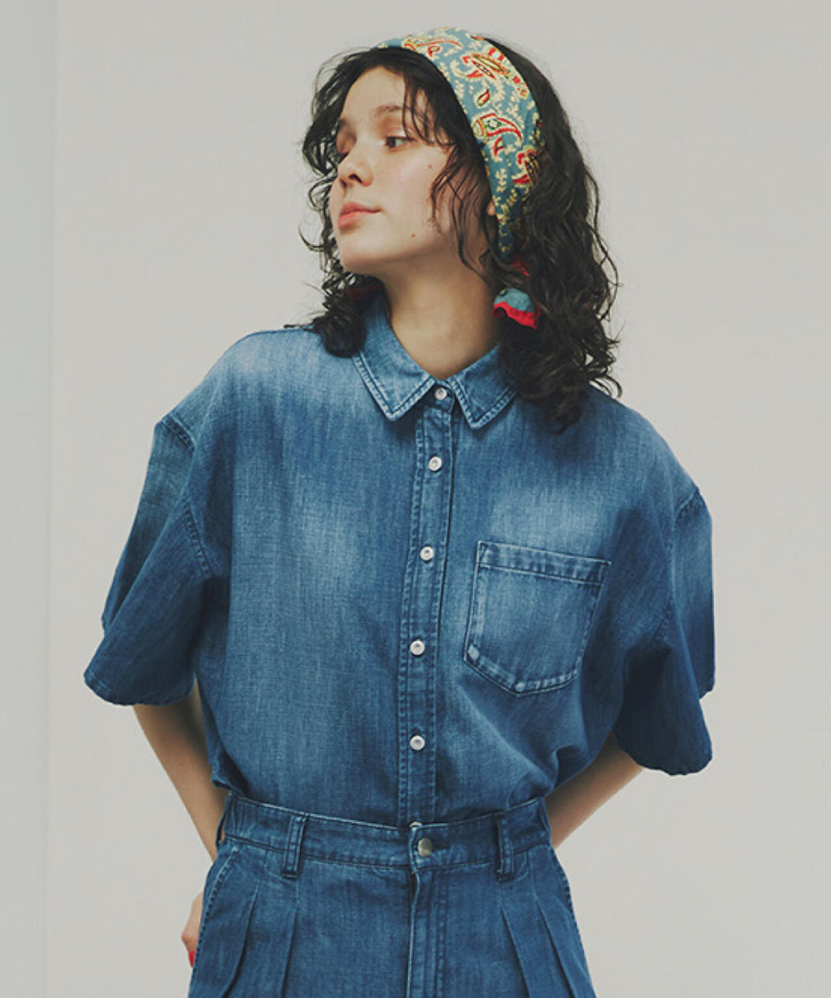 【Healthy DENIMコラボ】クロップド半袖デニムブラウス