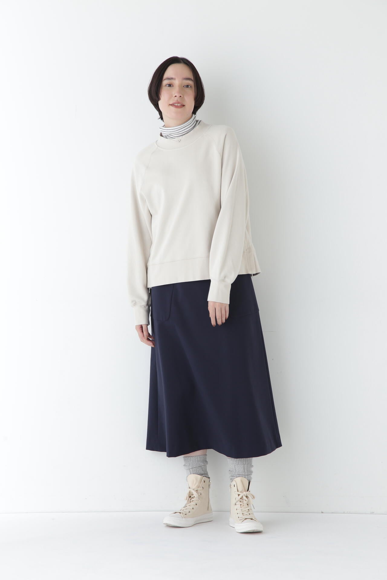 ストレッチポンチスカート