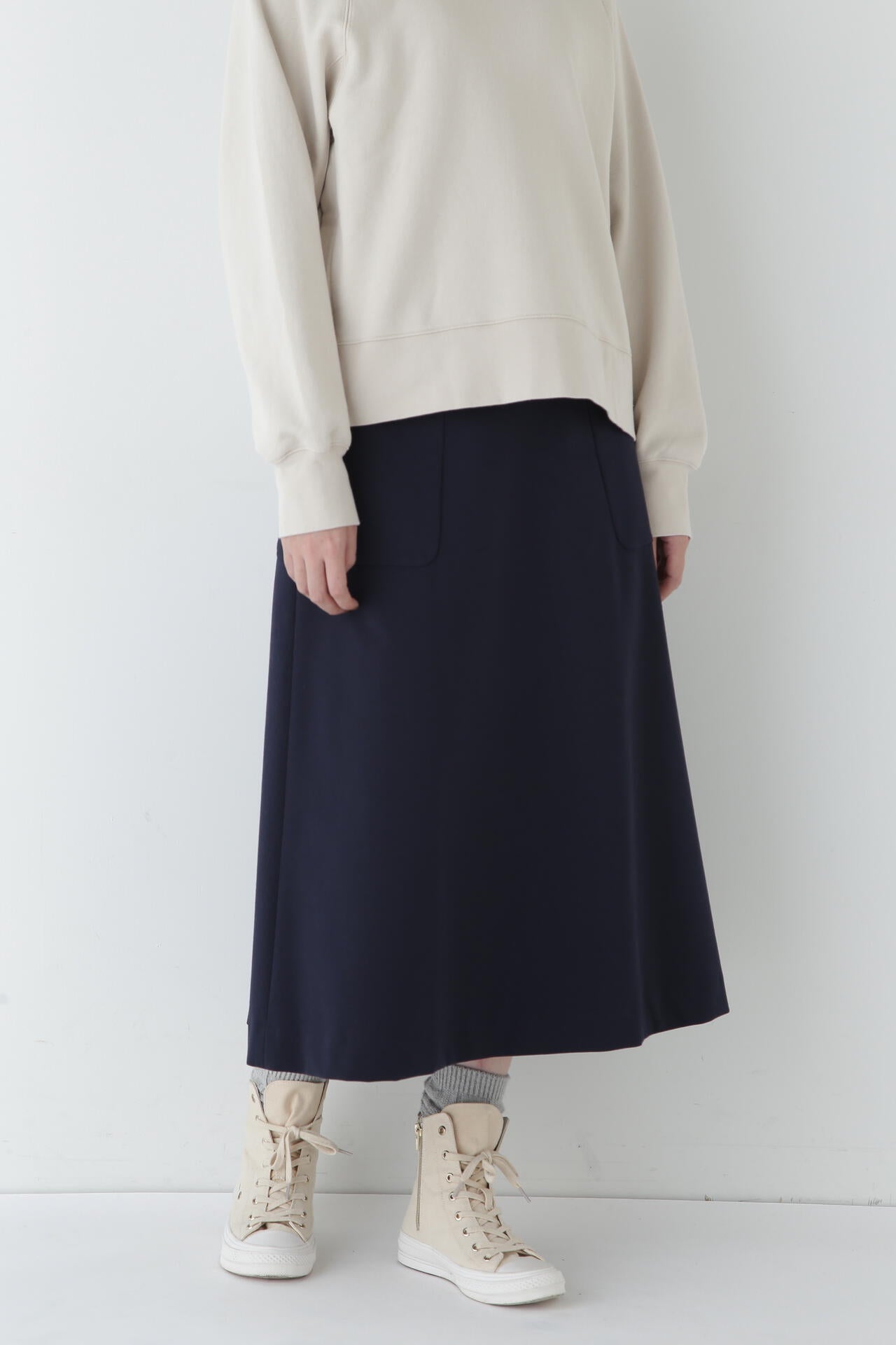 ストレッチポンチスカート