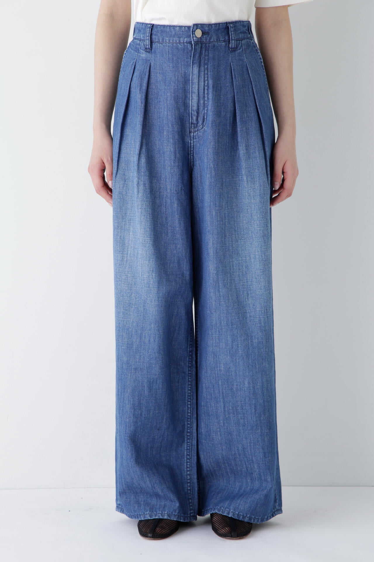 【Healthy DENIMコラボ】タックワイドデニムパンツ