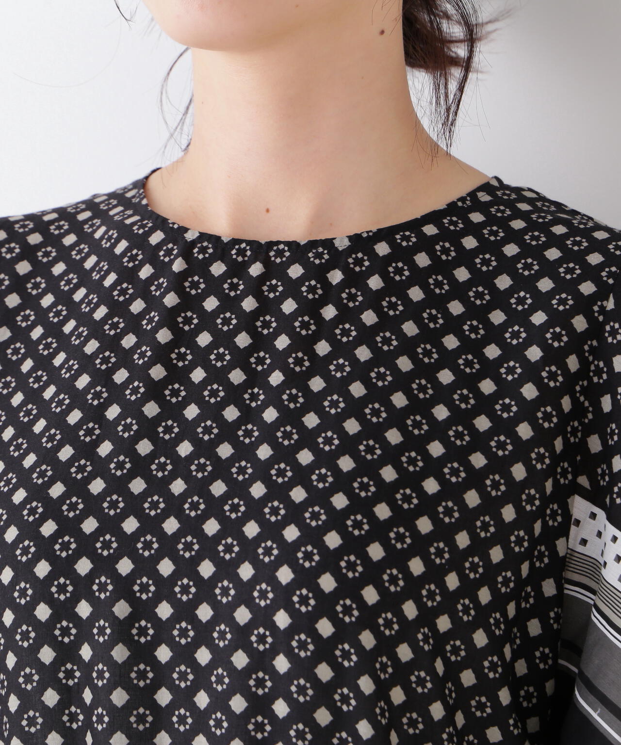 コットンセルロースパネル幾何プリントフレアスリーブワンピース