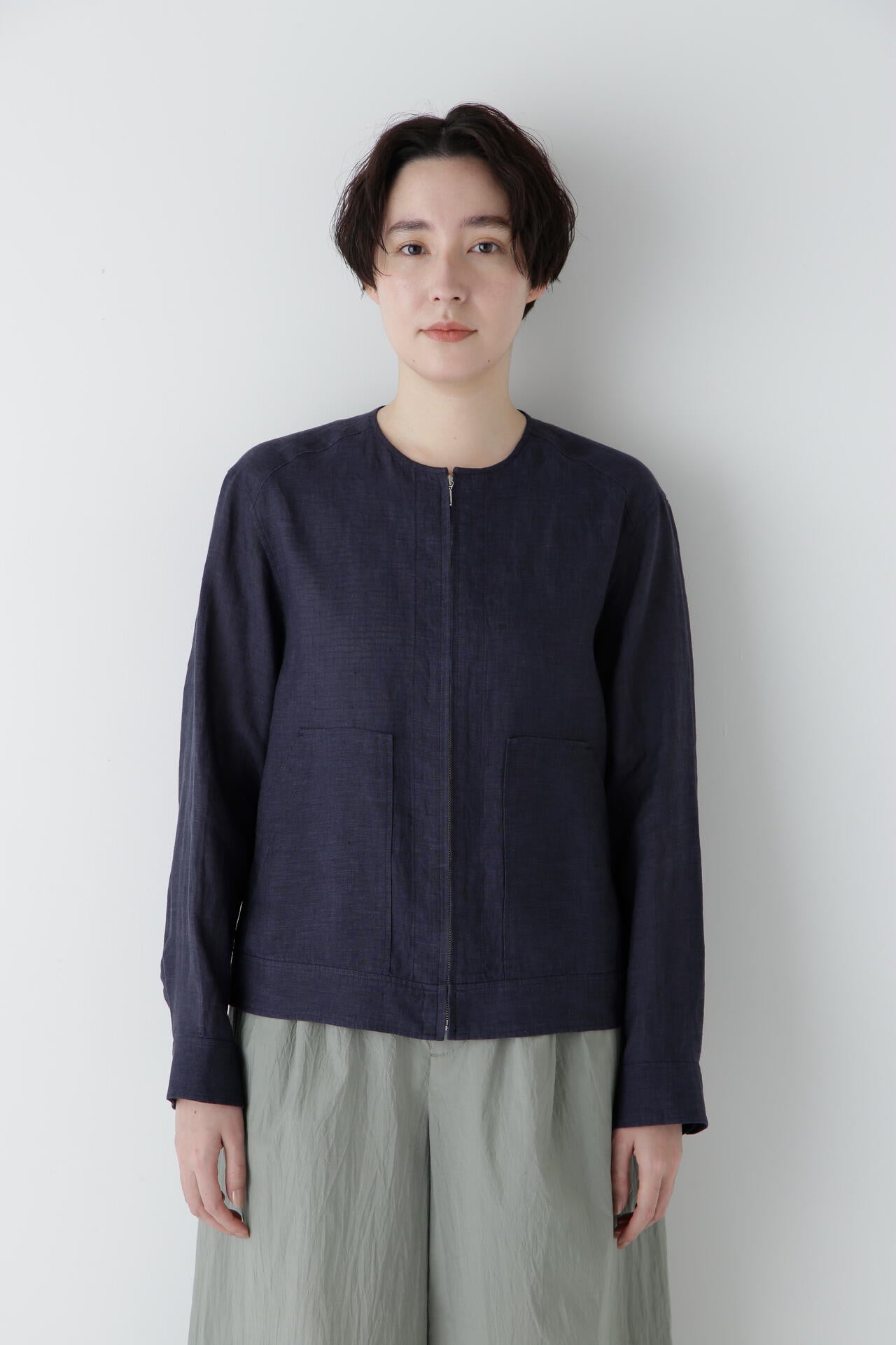 ハードマンリネンノーカラージップブルゾン