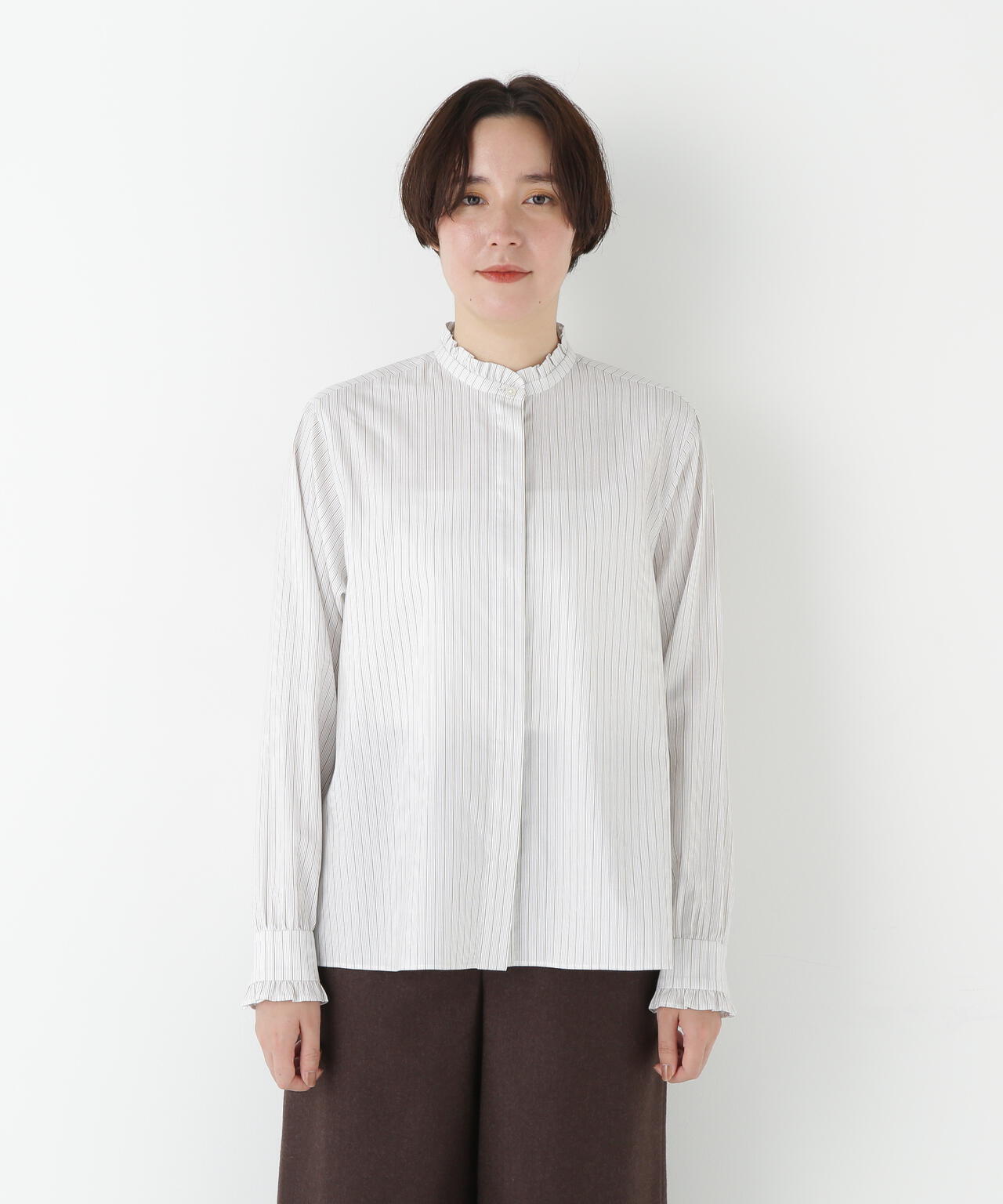 スタンドフリルブラウス