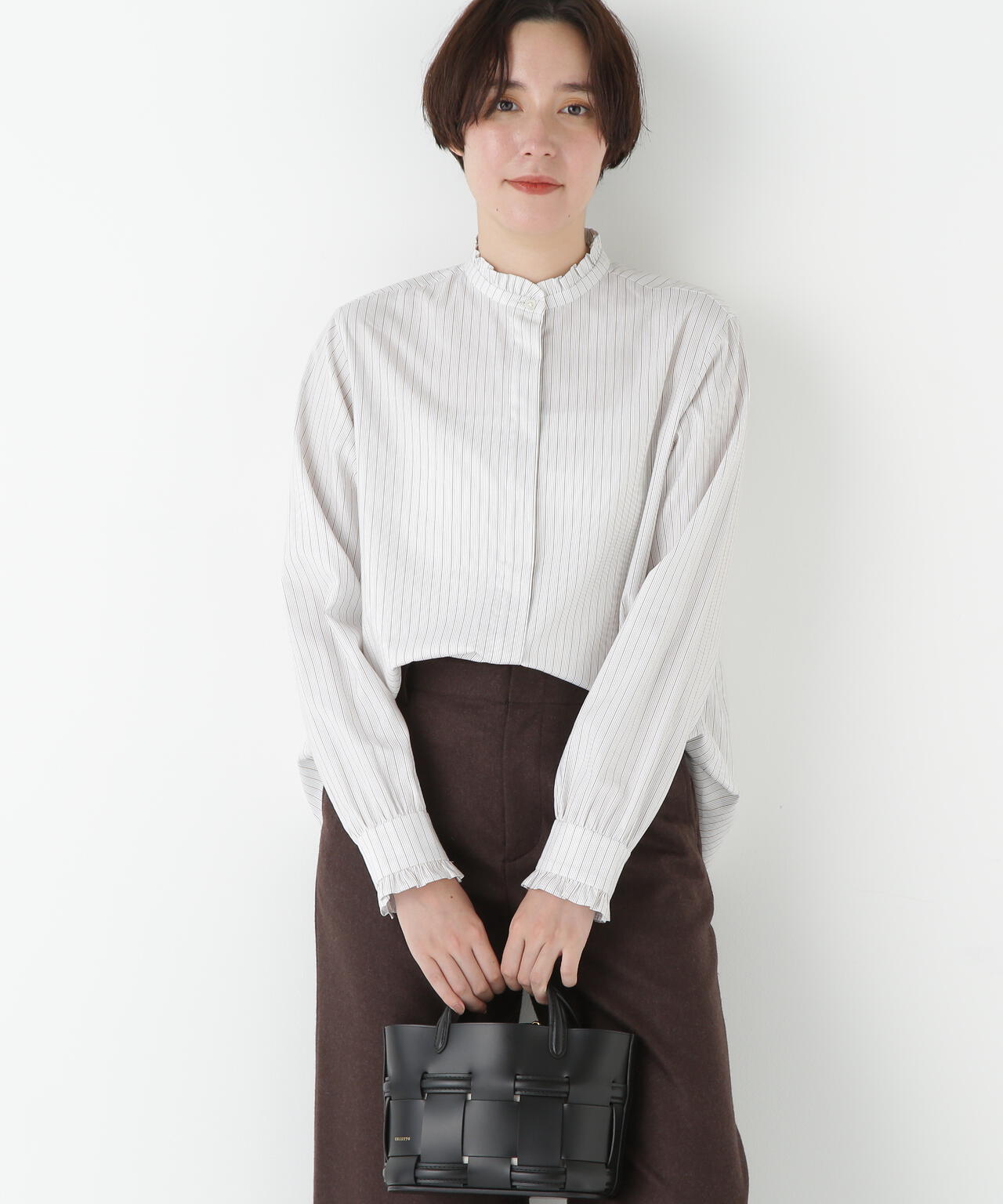 スタンドフリルブラウス