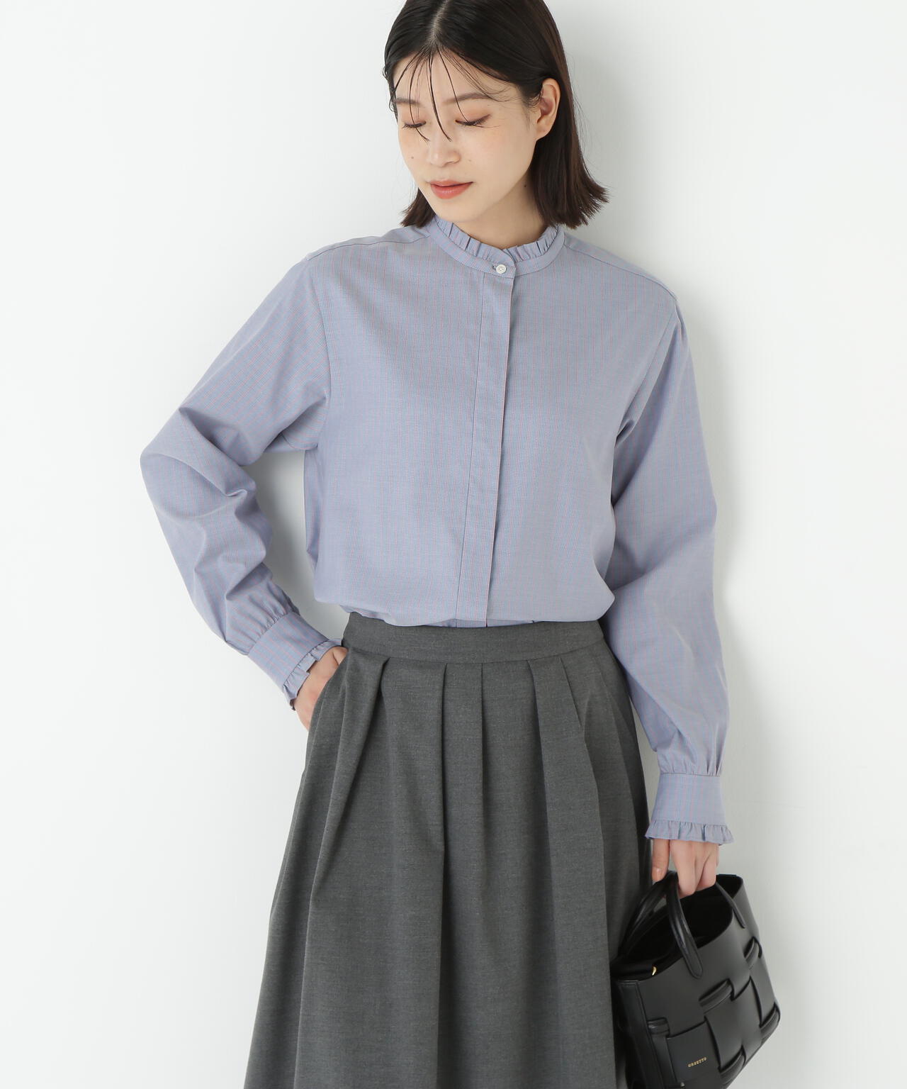 スタンドフリルブラウス