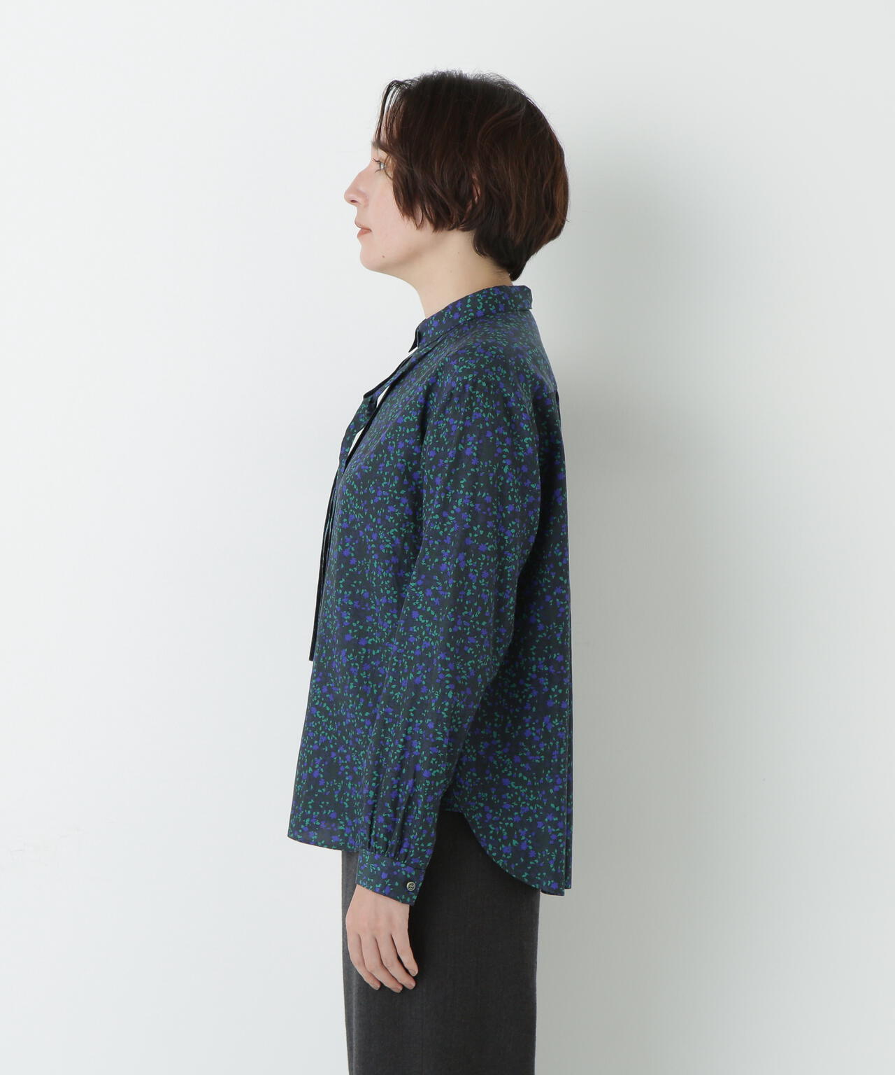 プチフラワープリントボウタイシャツブラウス