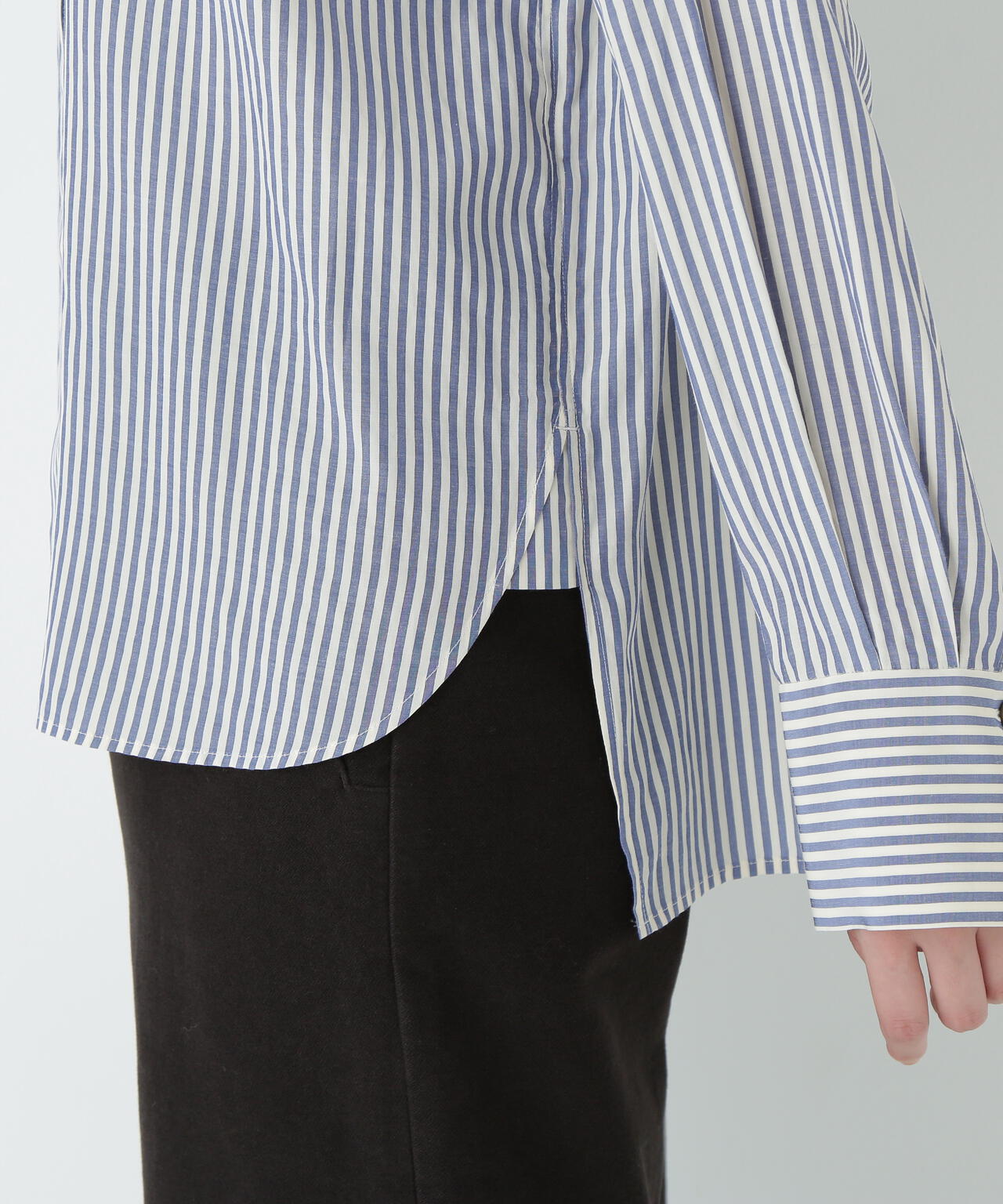 ストライプローンハイネックシャツ