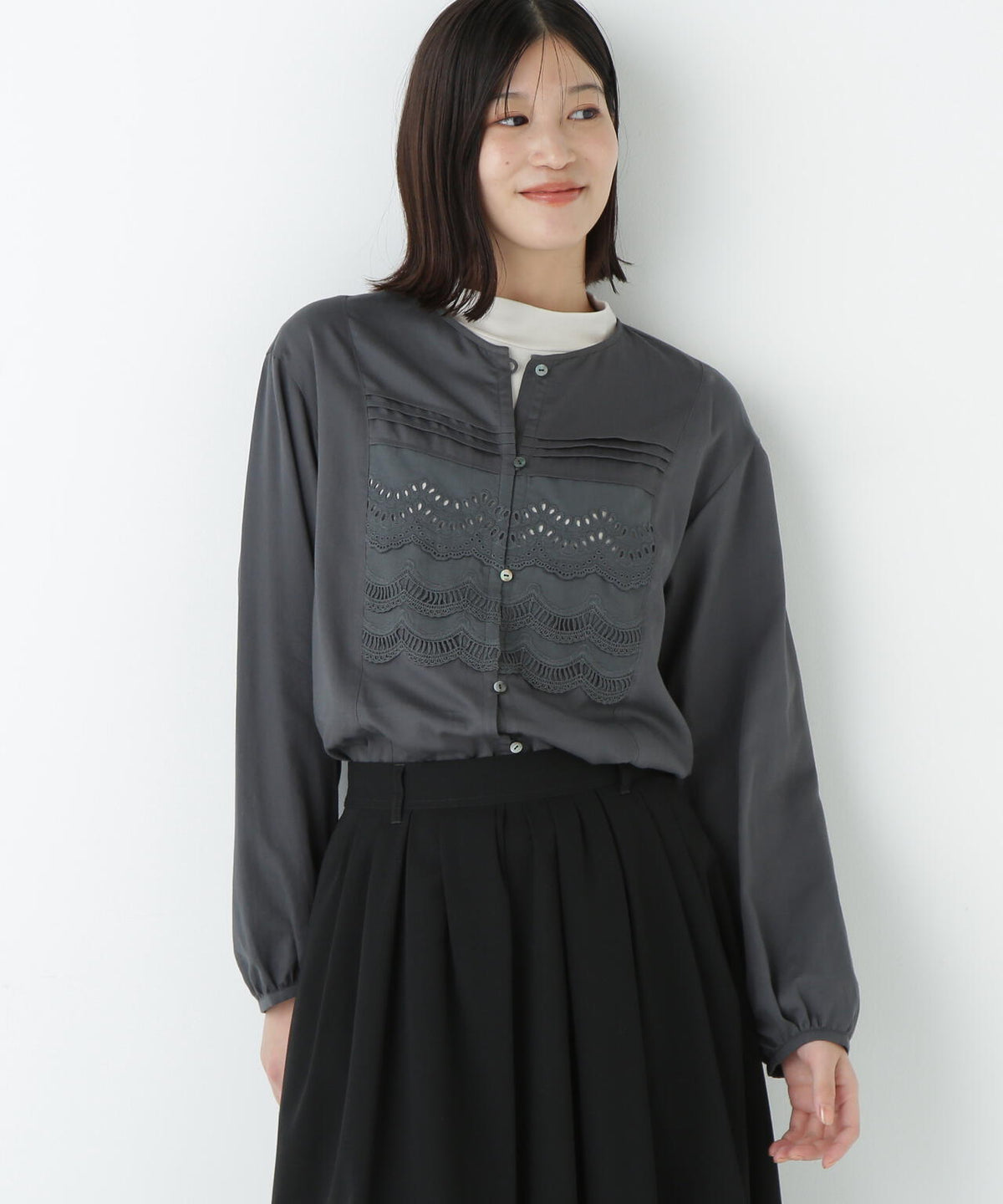 レイヤーレースブラウス