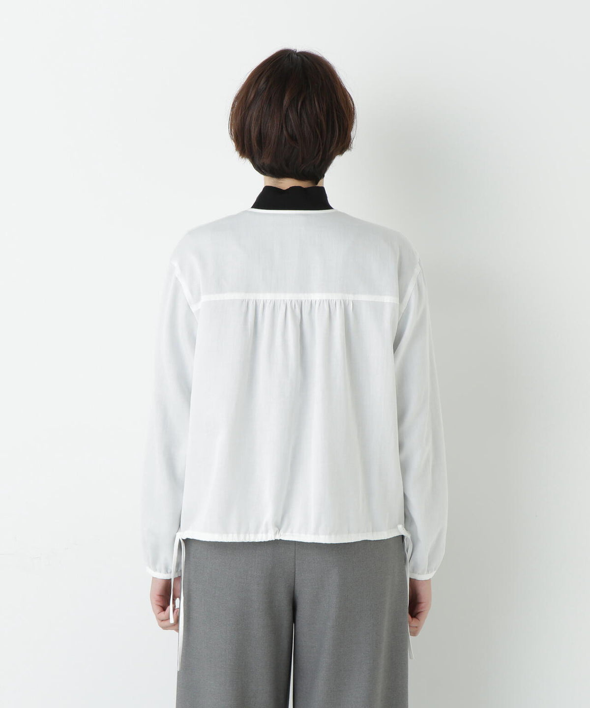 レイヤーレースブラウス