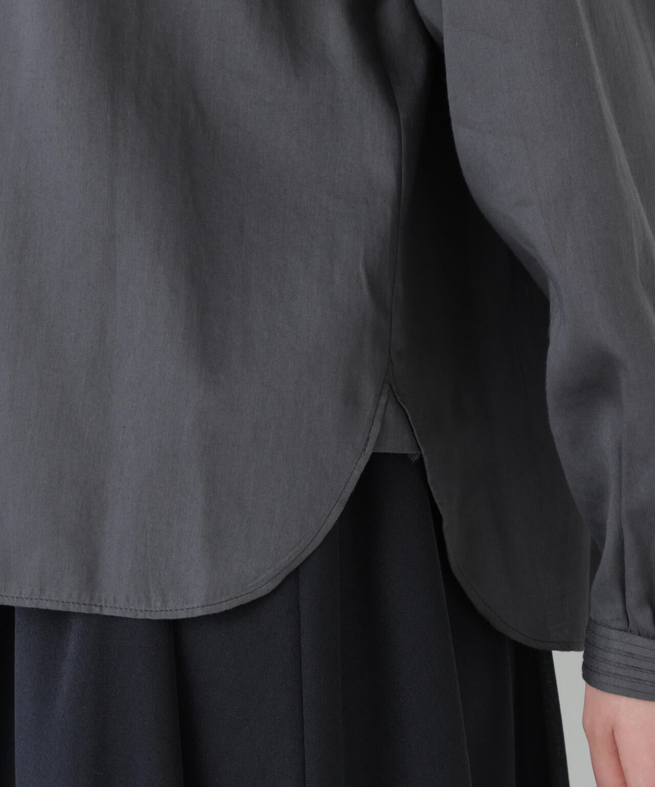 ピンタックバンドカラーブラウス