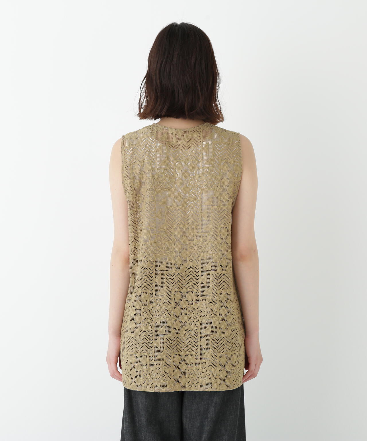 ジオメトリックレースジレ