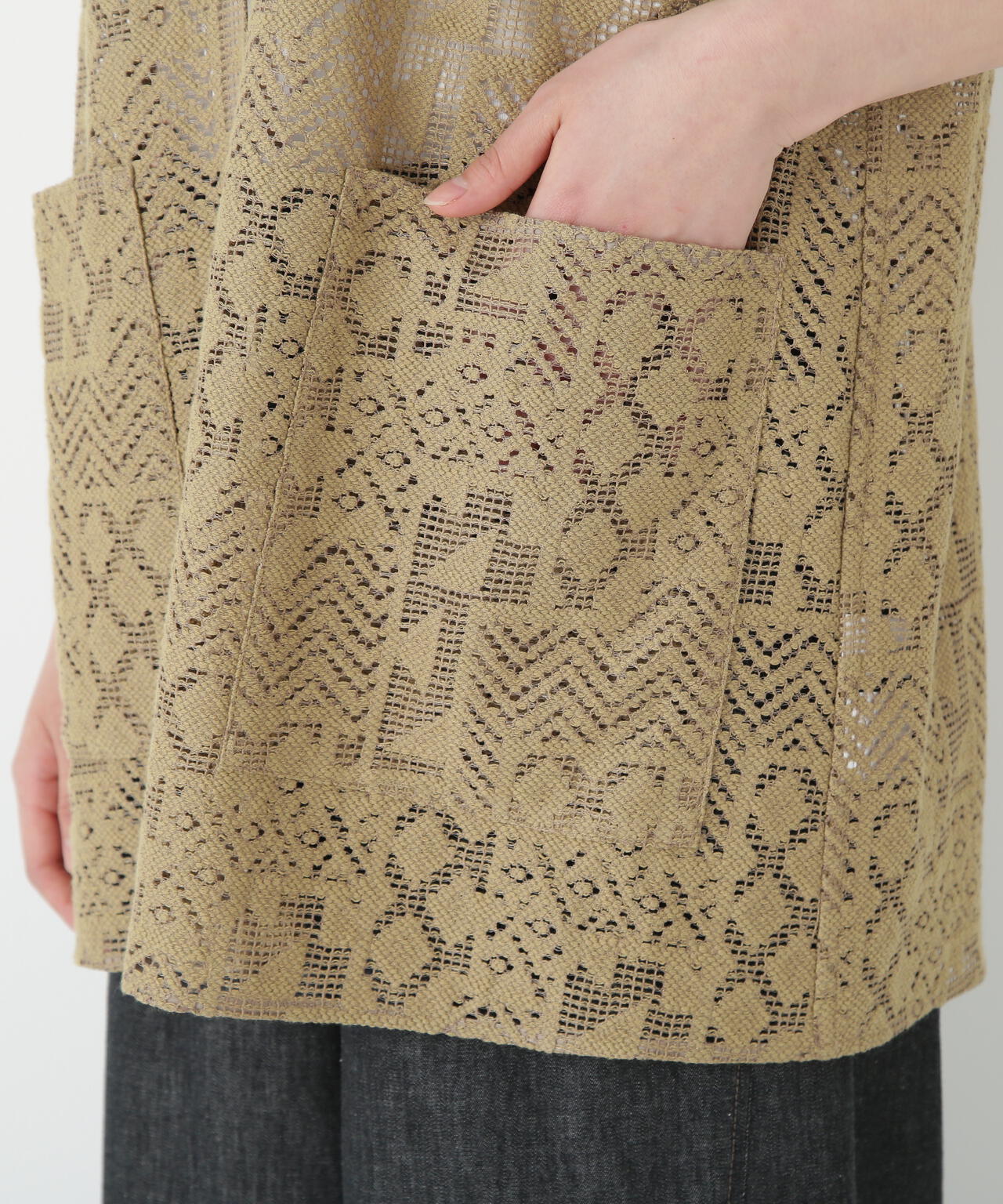 ジオメトリックレースジレ