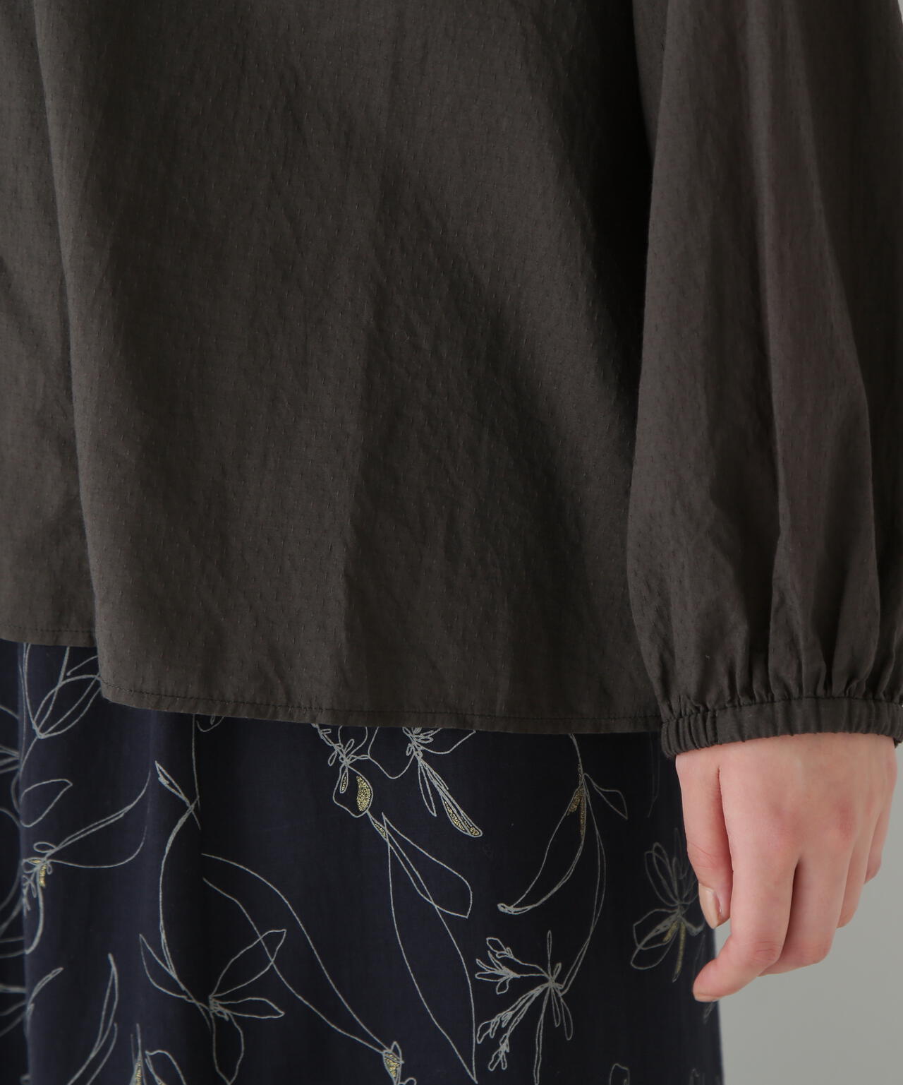 ダイヤドットギャザーブラウス