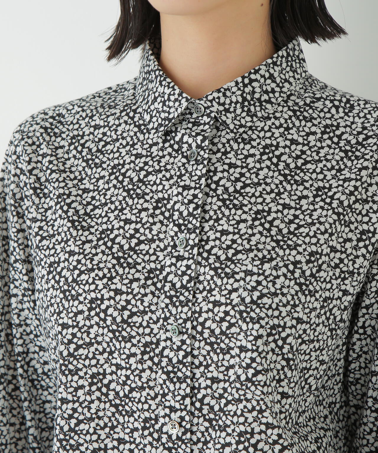 リバティプリントベーシックカラーシャツ