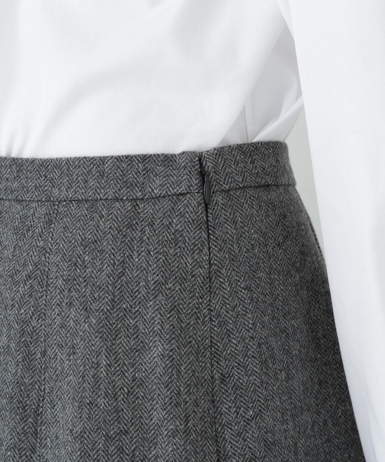 ヘリンボーンツィードタックスカート