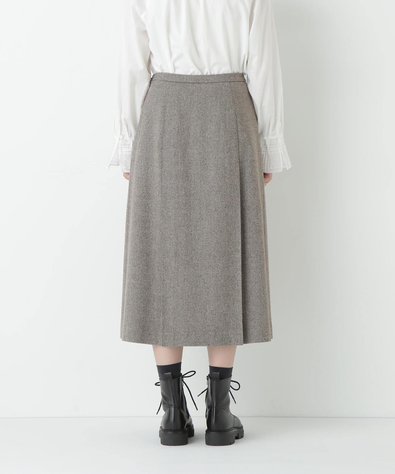 ヘリンボーンツィードタックスカート