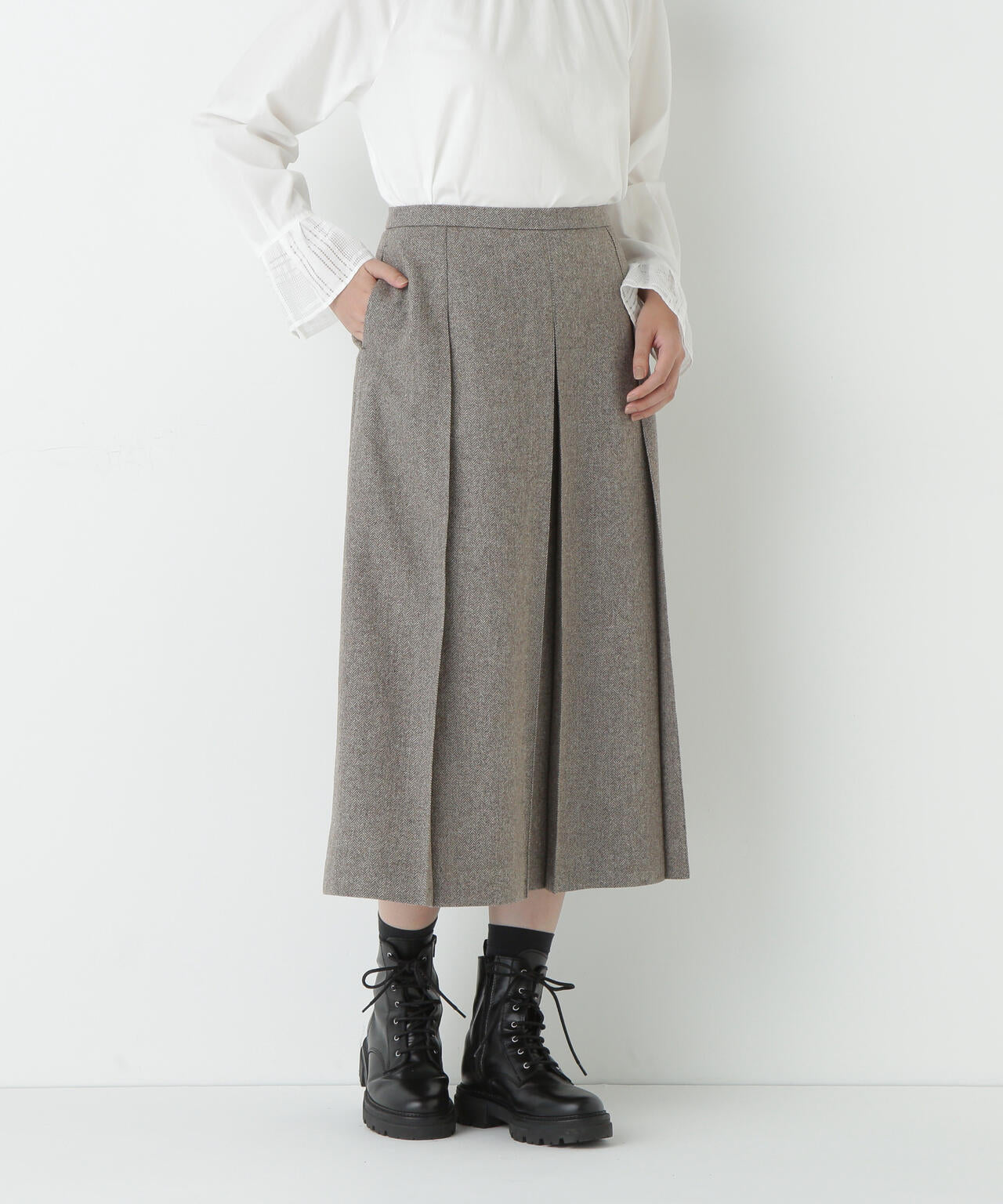 ヘリンボーンツィードタックスカート