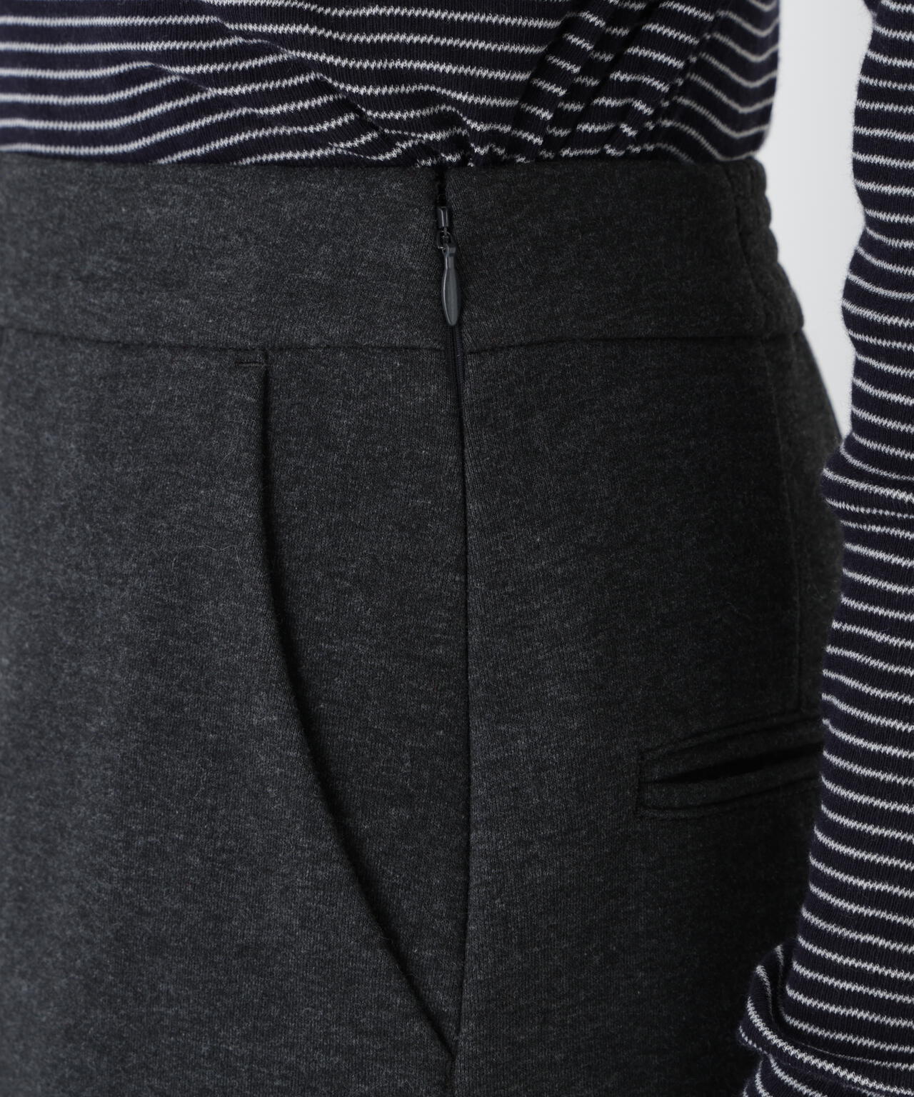 ニードルパンチスカート