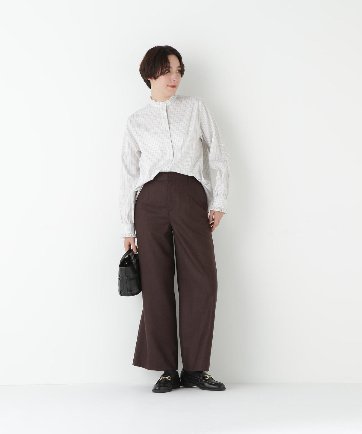 ライトフラノウォッシャブルセミワイドパンツ