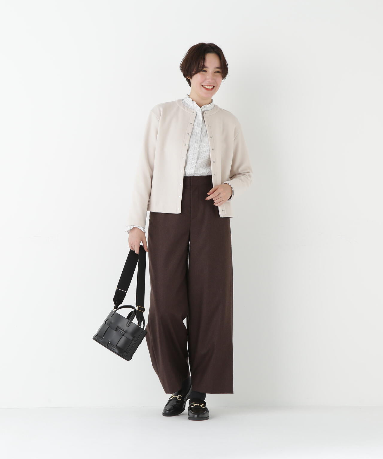 ライトフラノウォッシャブルセミワイドパンツ