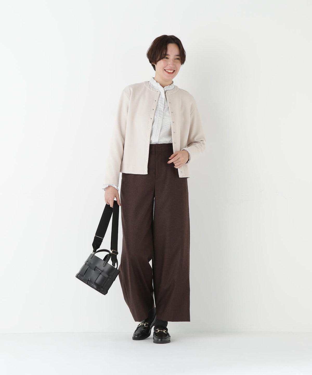 ライトフラノウォッシャブルセミワイドパンツ