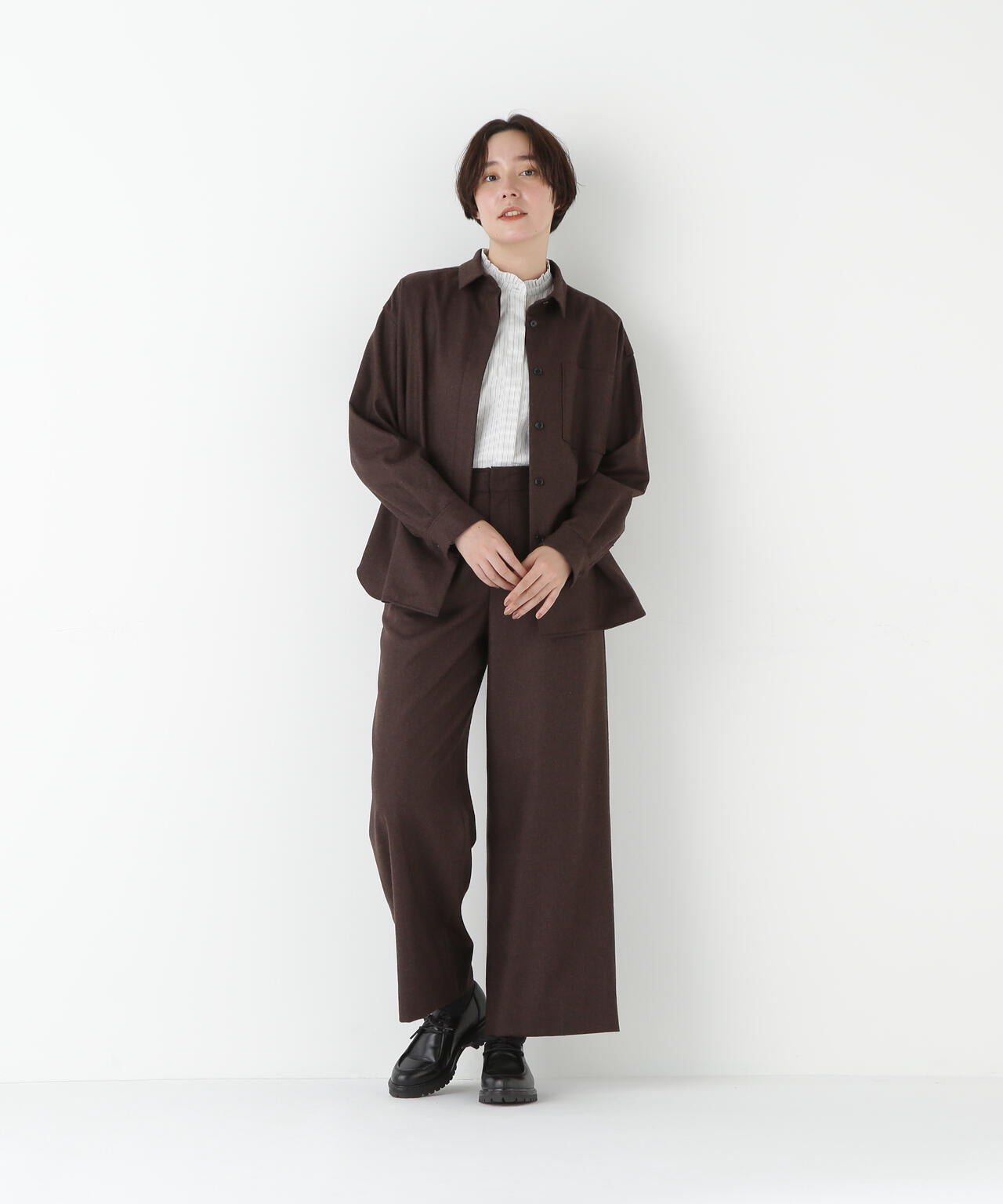 ライトフラノウォッシャブルセミワイドパンツ