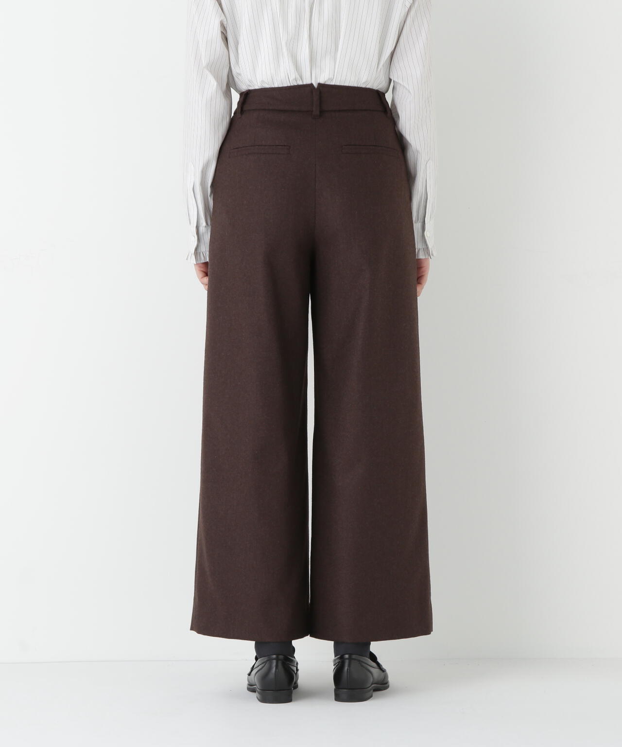 ライトフラノウォッシャブルセミワイドパンツ