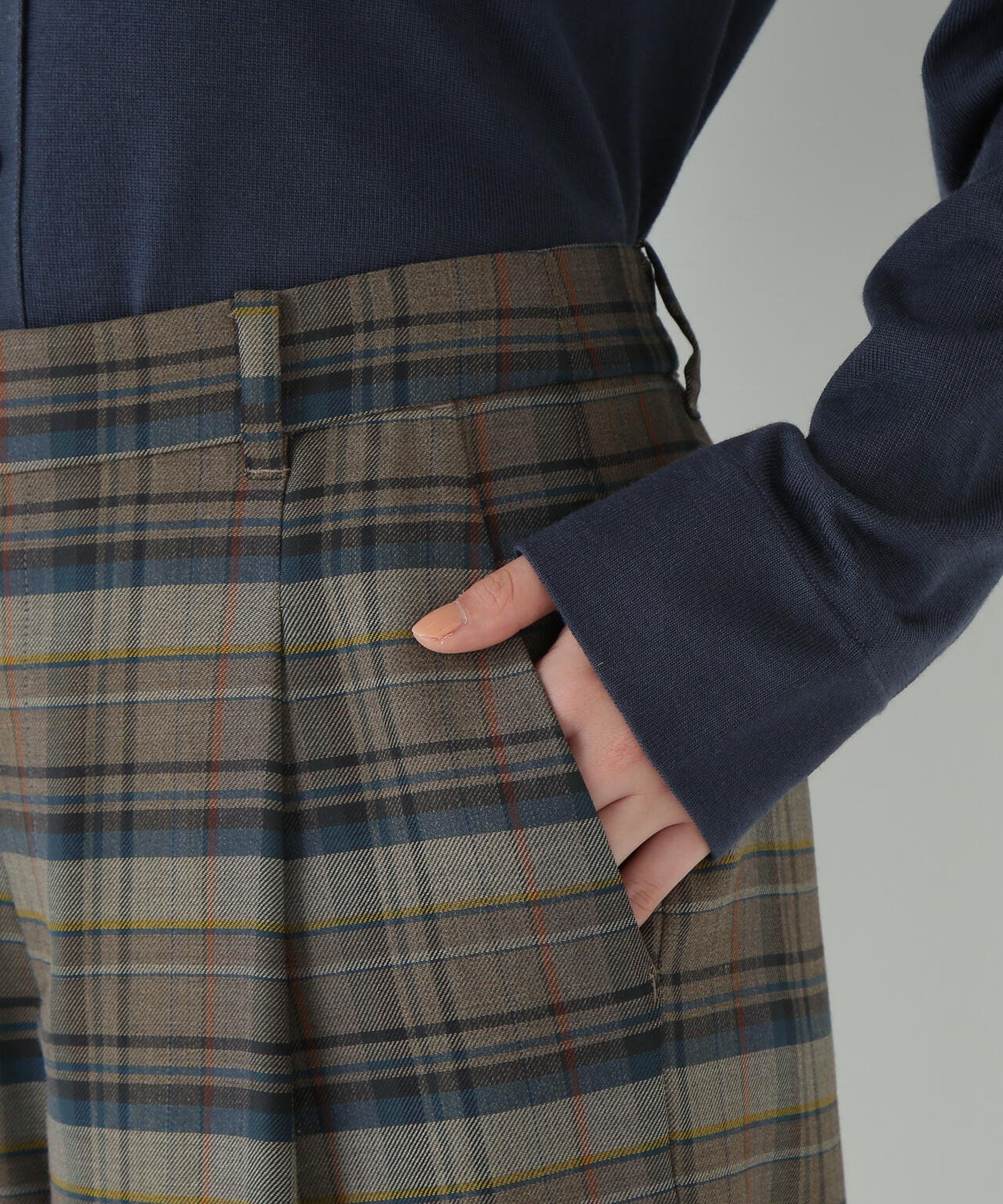 先染めチェックタックセミワイドパンツ