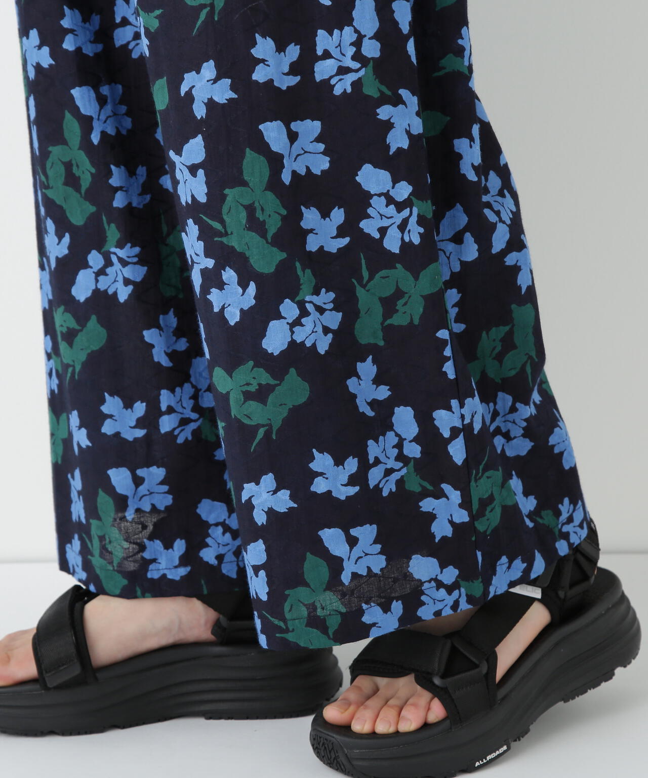 インドドビーリーフプリントイージーセミワイドパンツ