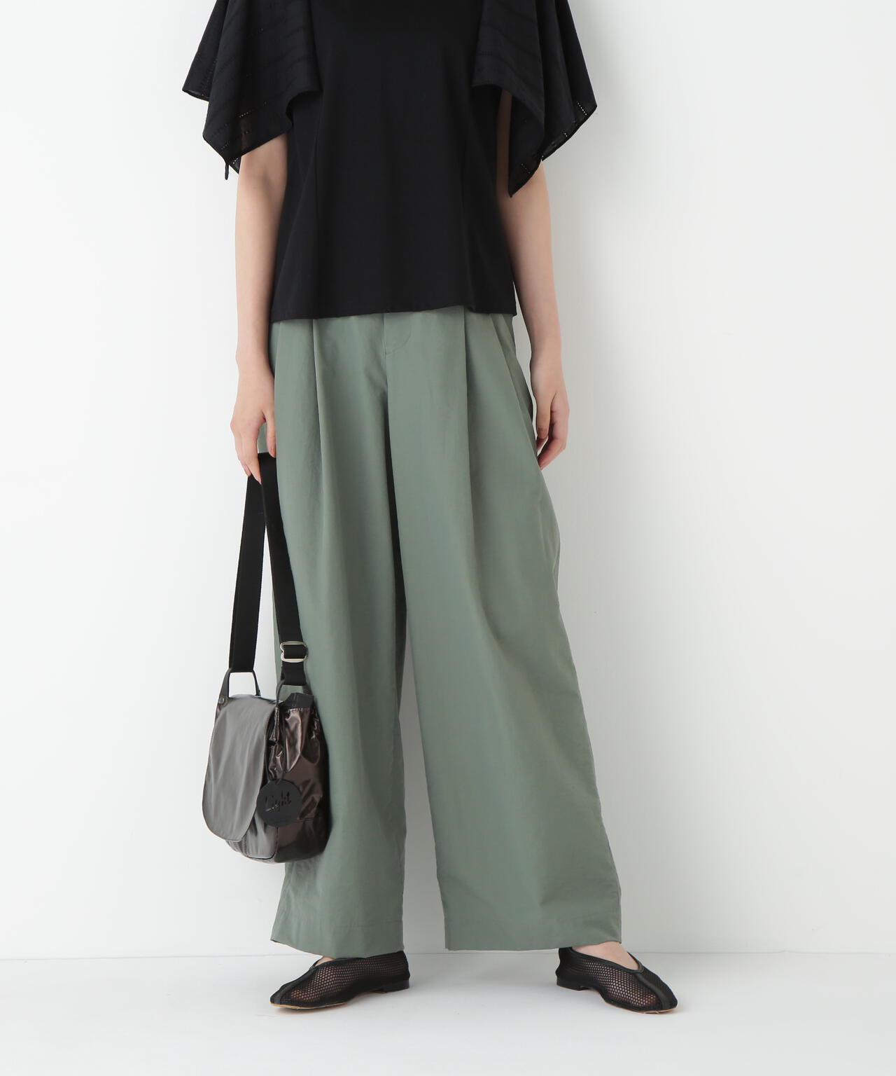 綿ナイロンタッサータックワイドパンツ