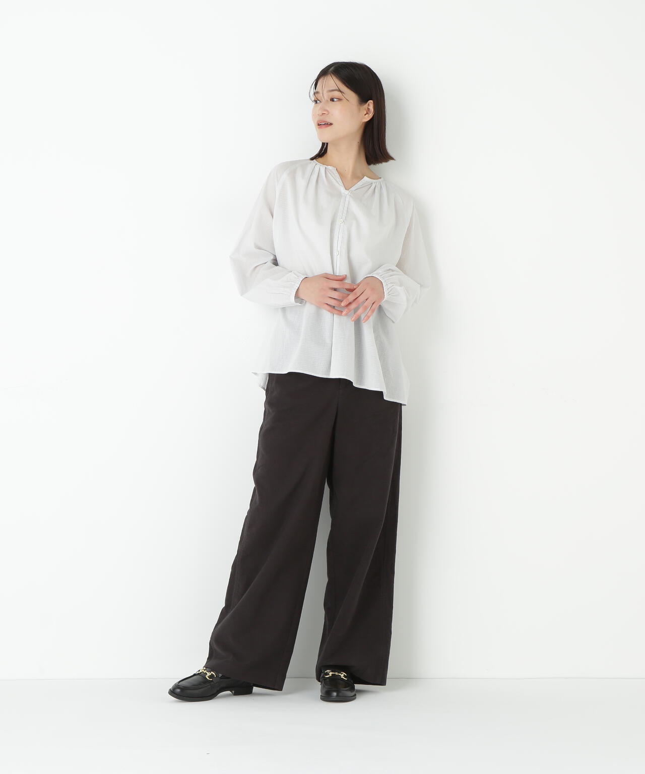 ストレッチエアリードットコードセミワイドパンツ