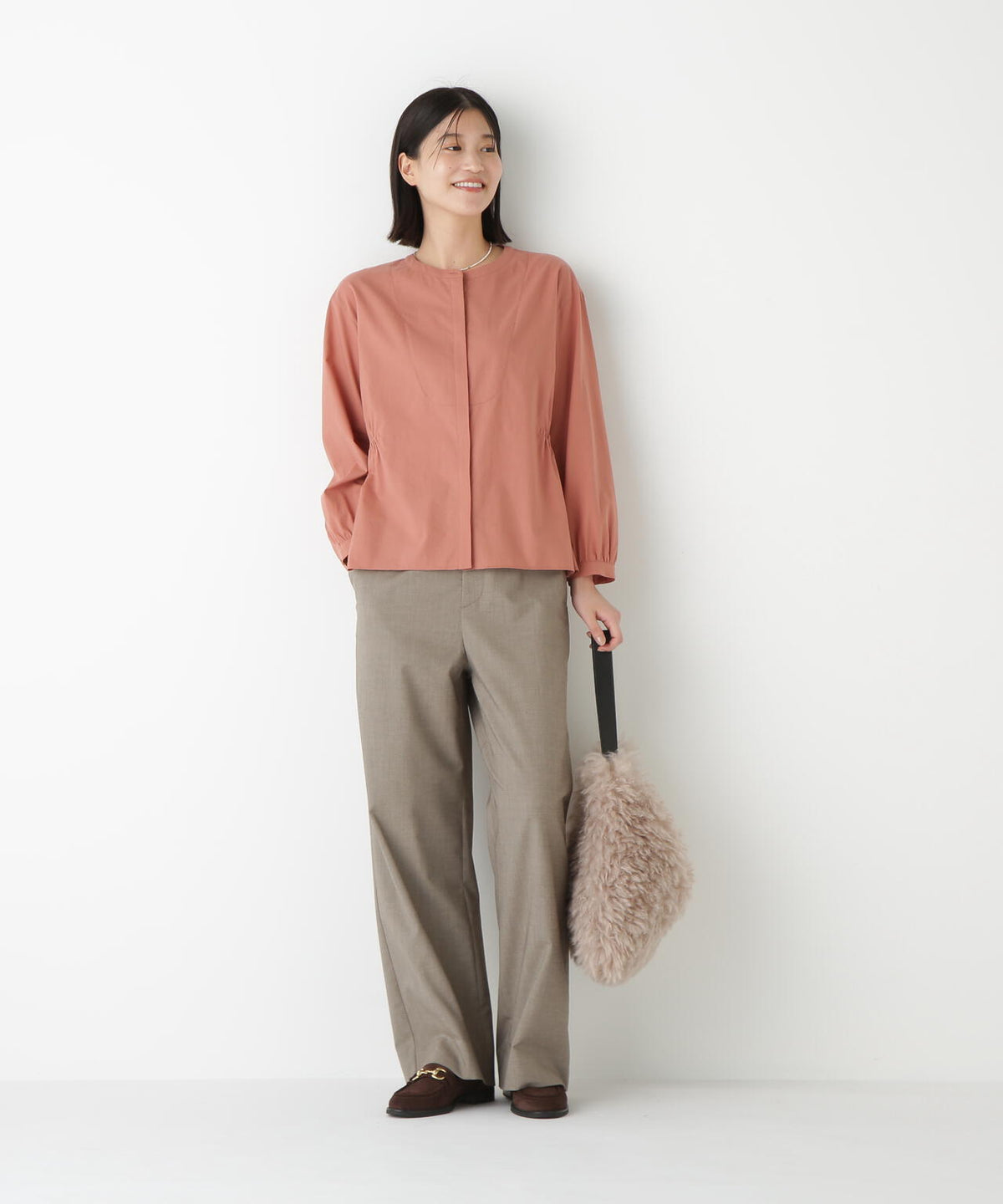 強撚シャークスキンセミワイドパンツ