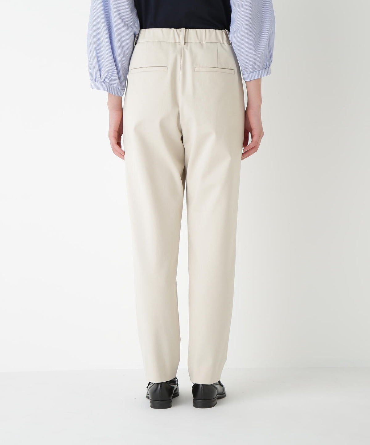 ストレッチポンチワンタックテーパードパンツ