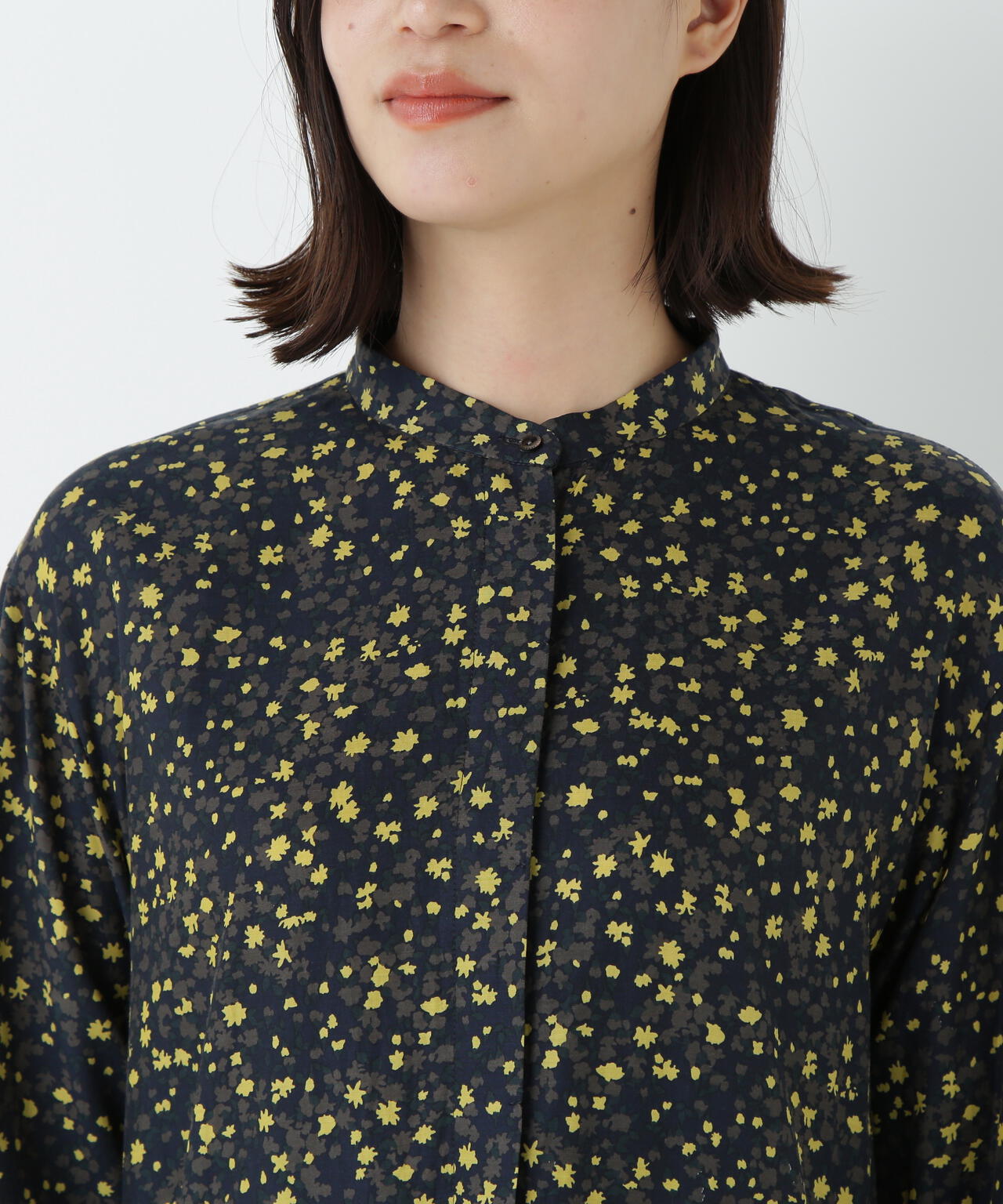 プチフラワープリントブラウジングバンドカラーワンピース