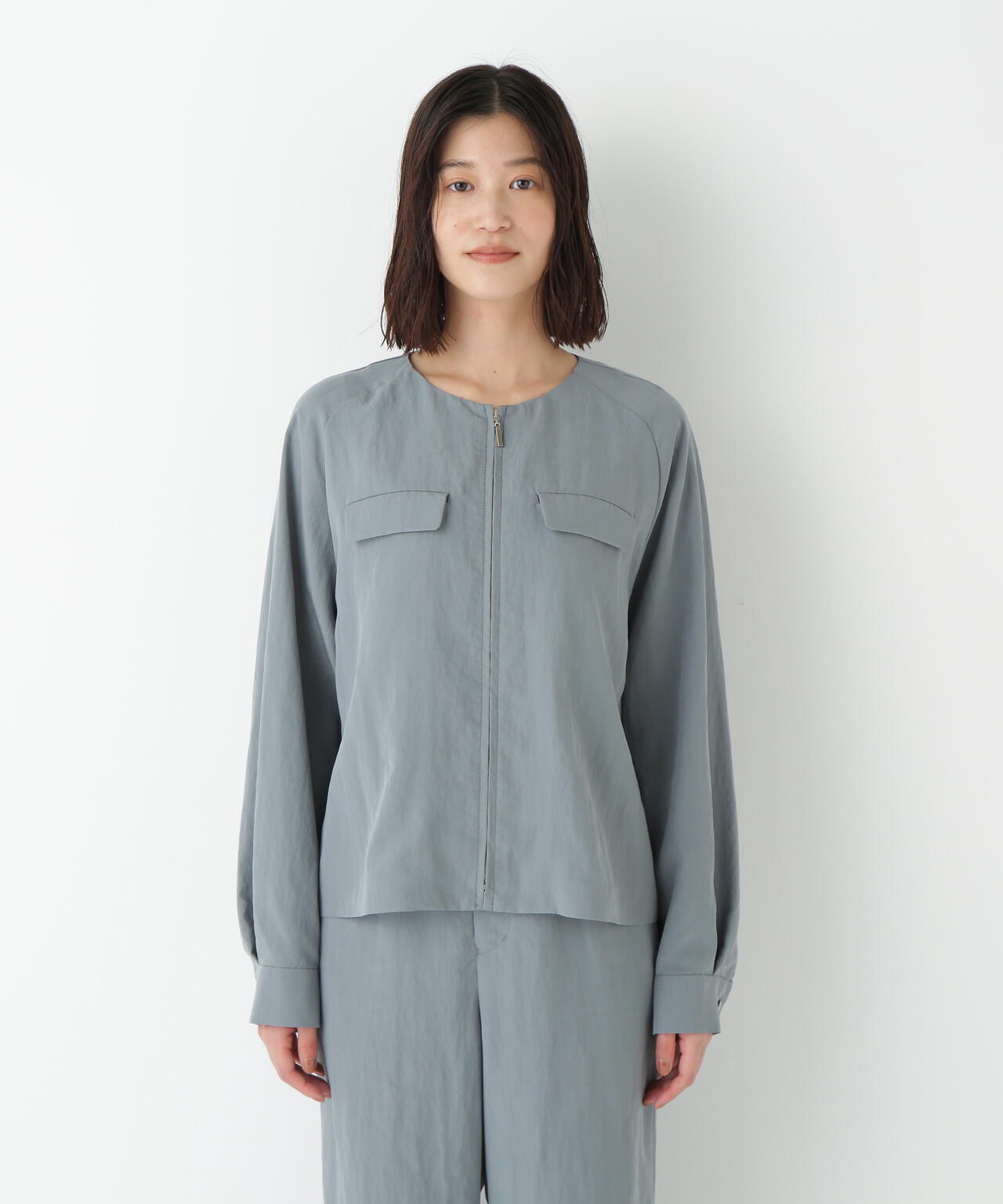 クルーネックショートブルゾン