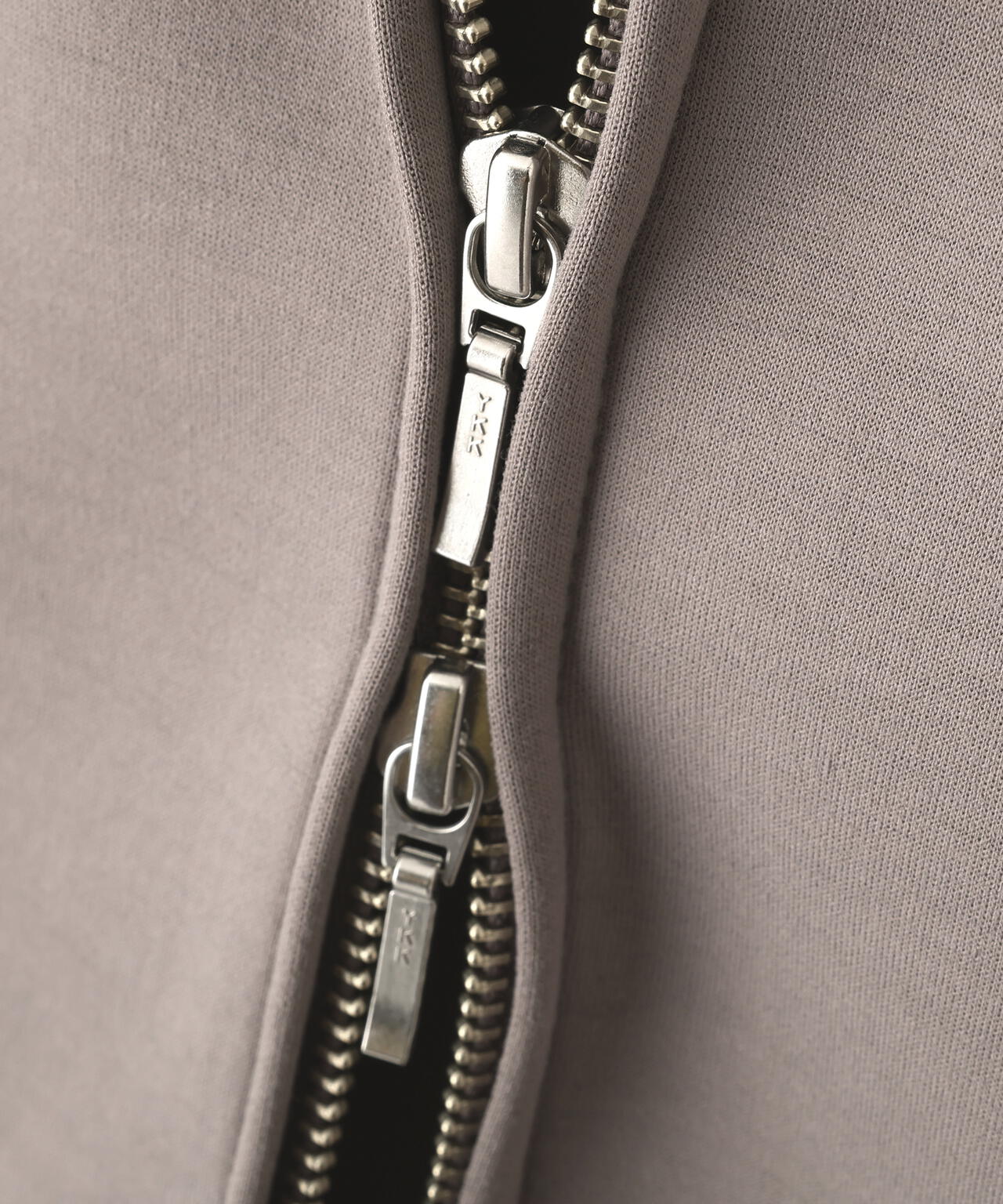 クッションダンボールジップパーカー