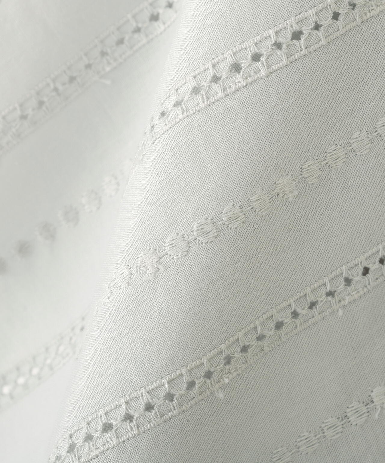 コットンローンレースドッキングプルオーバー