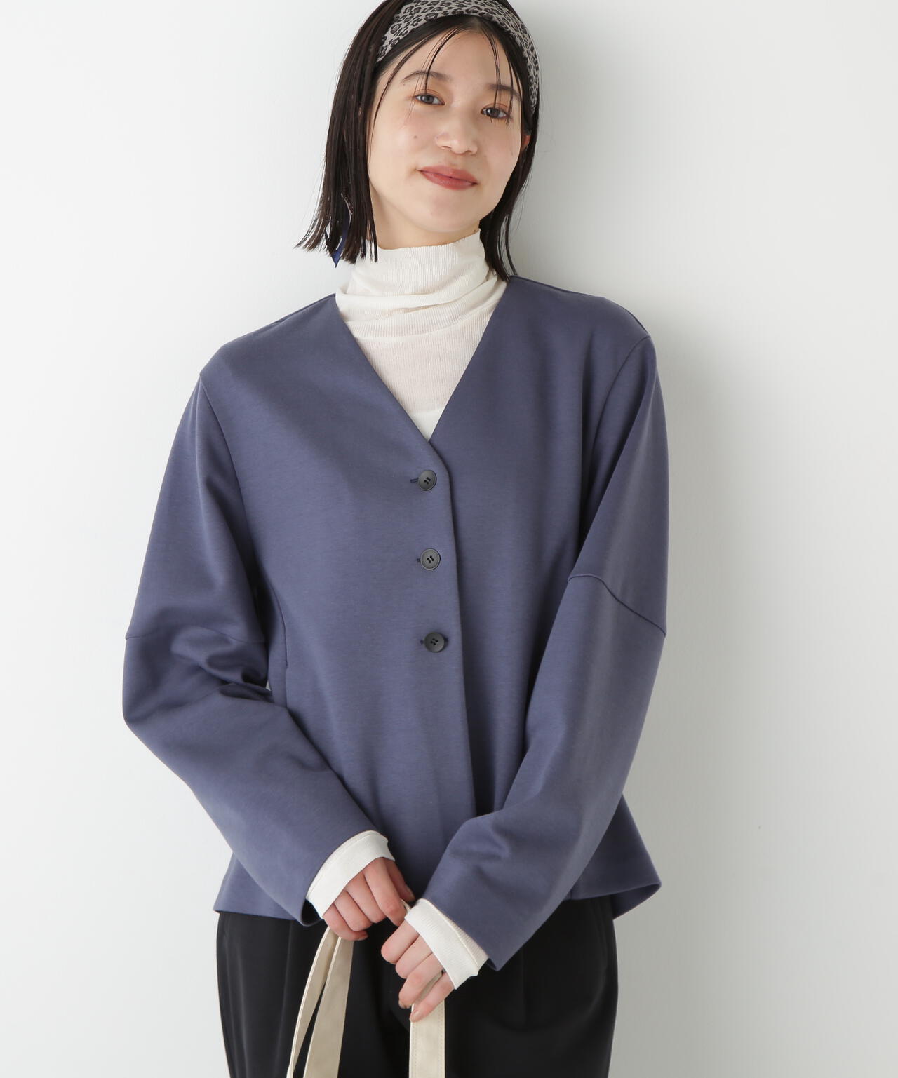 ダンボールVネックカーディガン